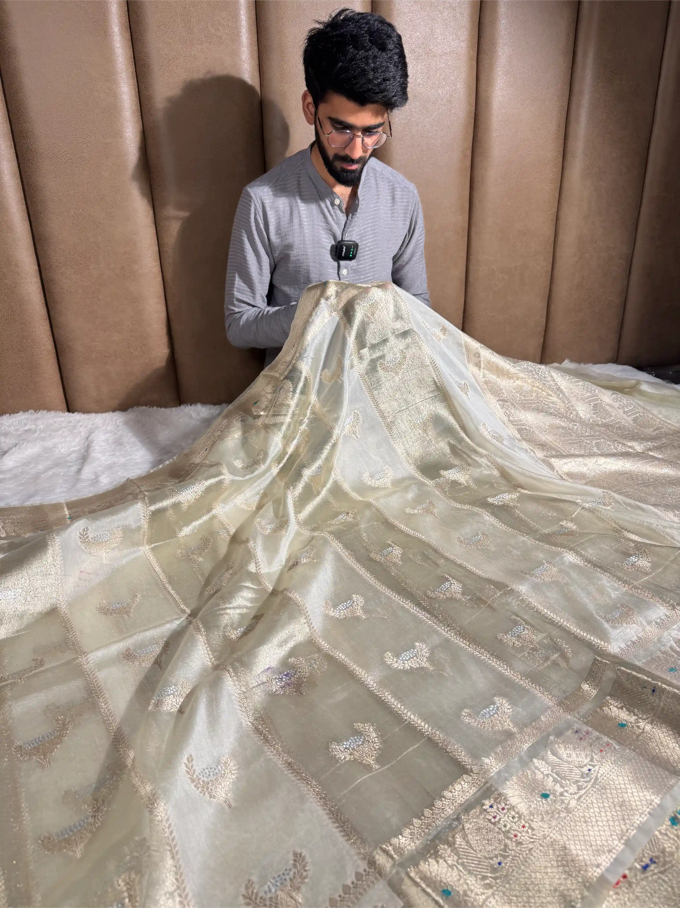 Light Ivory Rare Chinia Tissue Heritage Banarasi Saree 