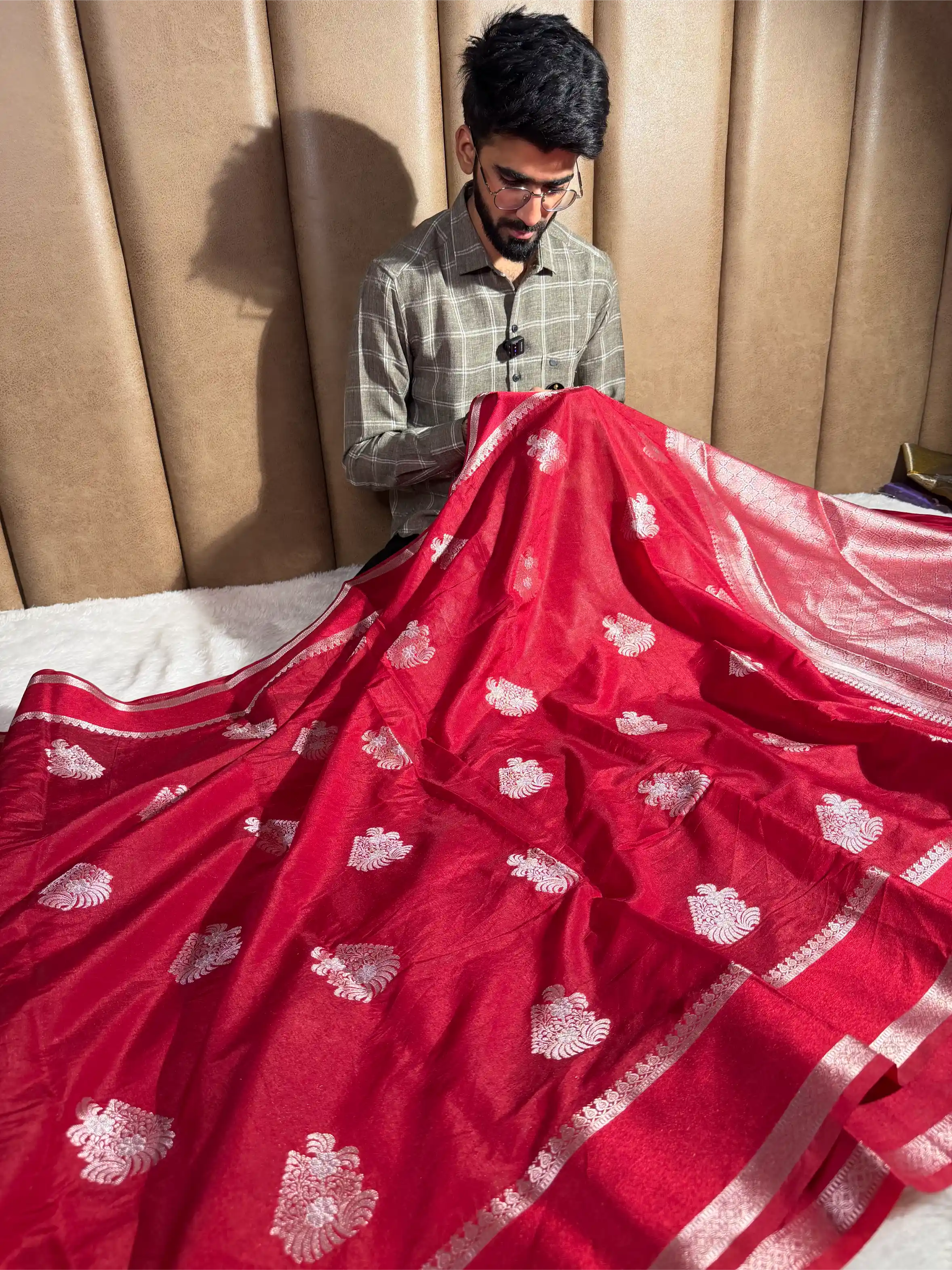 Light Maroon Chinia Silk Heritage Buta Weave Banarasi Saree
