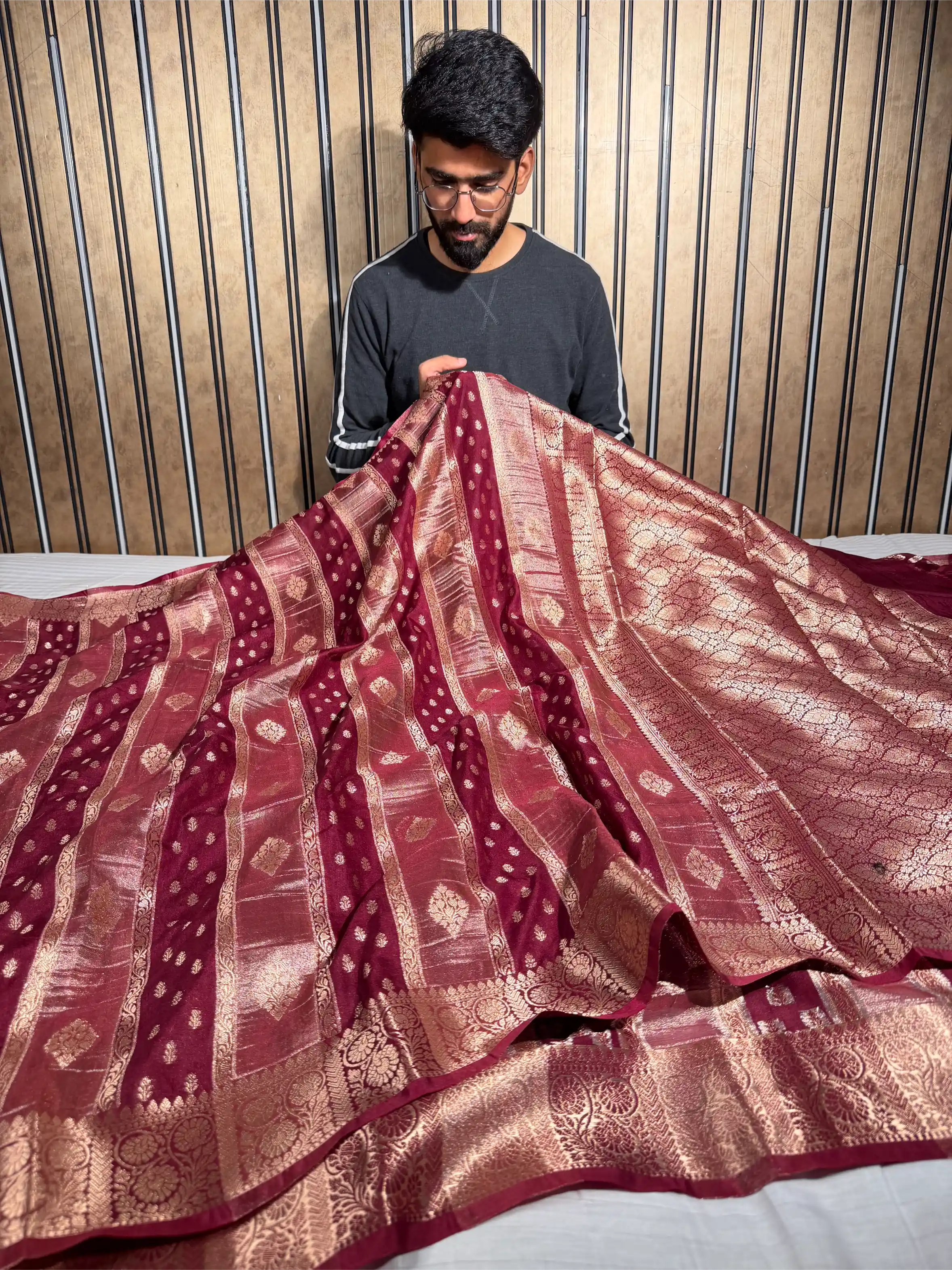 Light Maroon Eccentric Georgette Tissue Silk Banarasi Saree 