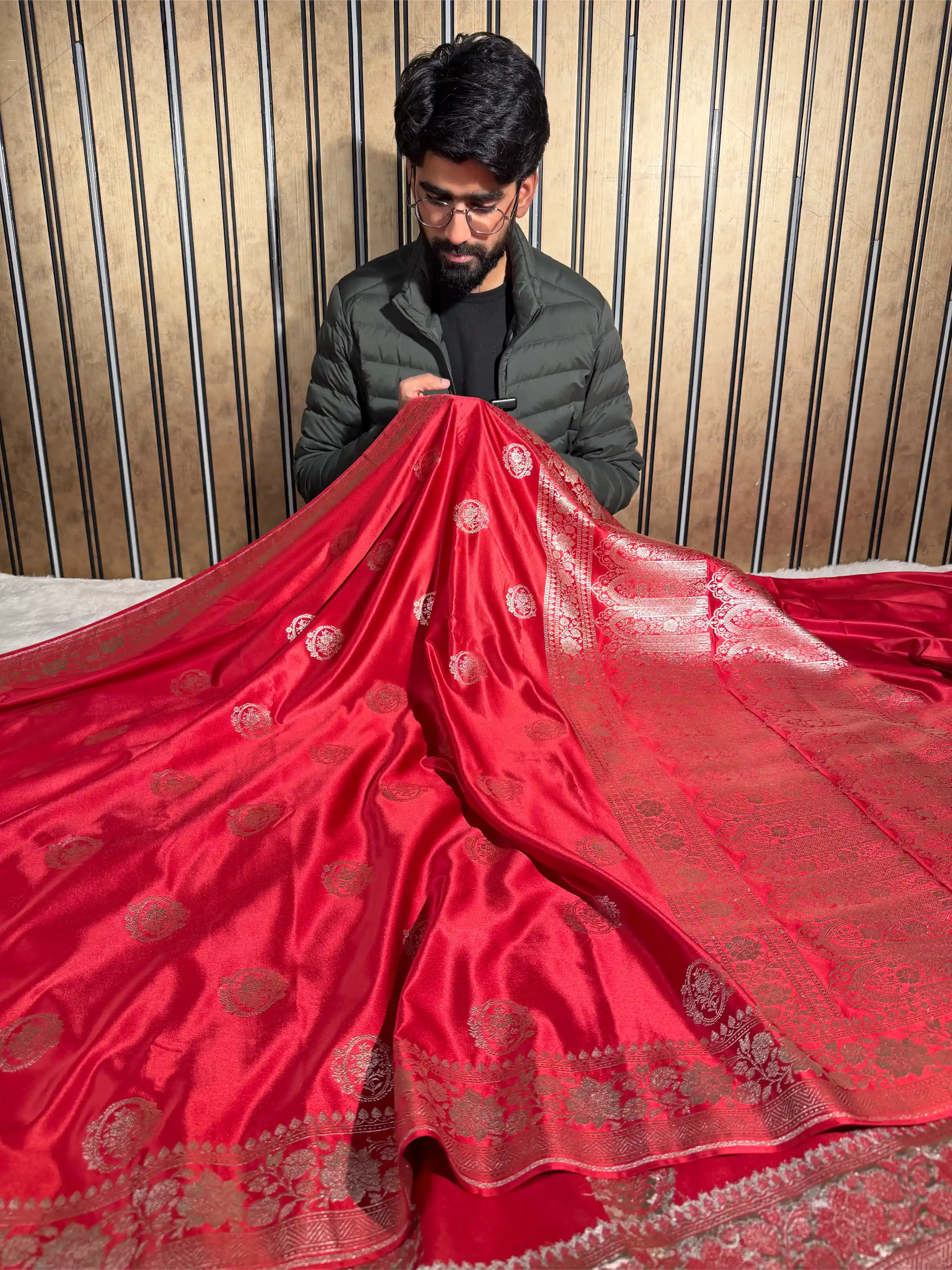 Light Maroon Mashru Katan Silk Eccentric Buta Banarasi Saree 