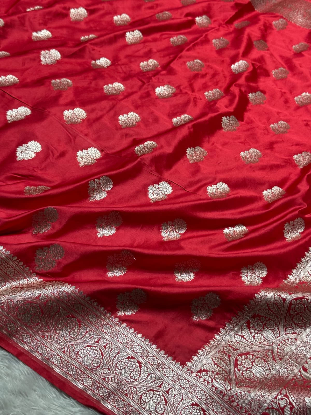 Light Maroon Mashru Katan Silk Traditional Buta Weave Banarasi Saree