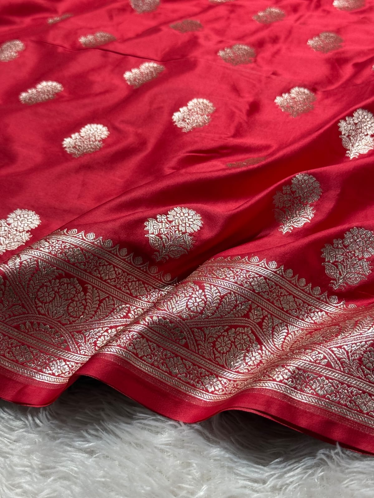 Light Maroon Mashru Katan Silk Traditional Buta Weave Banarasi Saree