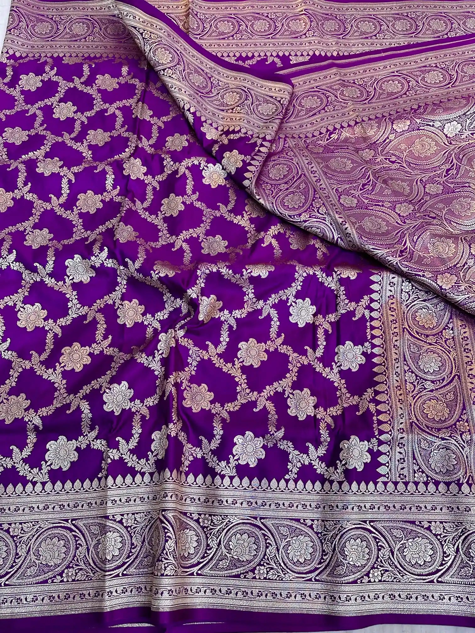 Light Purple Satin Katan Silk Floral Jaal Banarasi Saree 