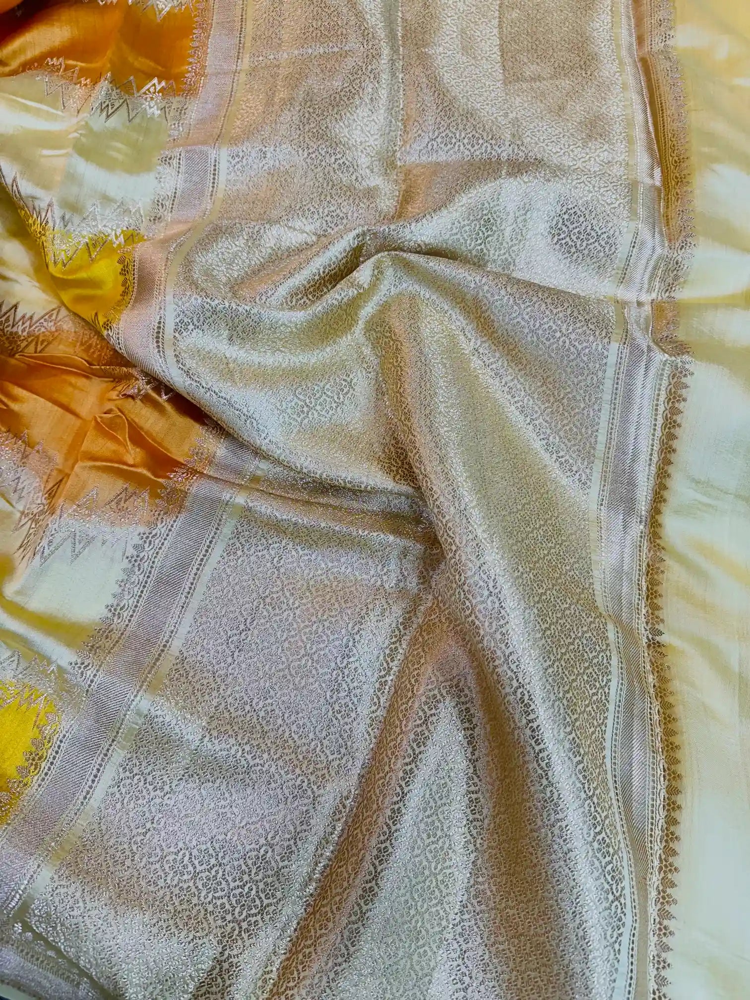 Light Cream Handbrush Coloured Pure Chiniya Silk Banarasi Saree