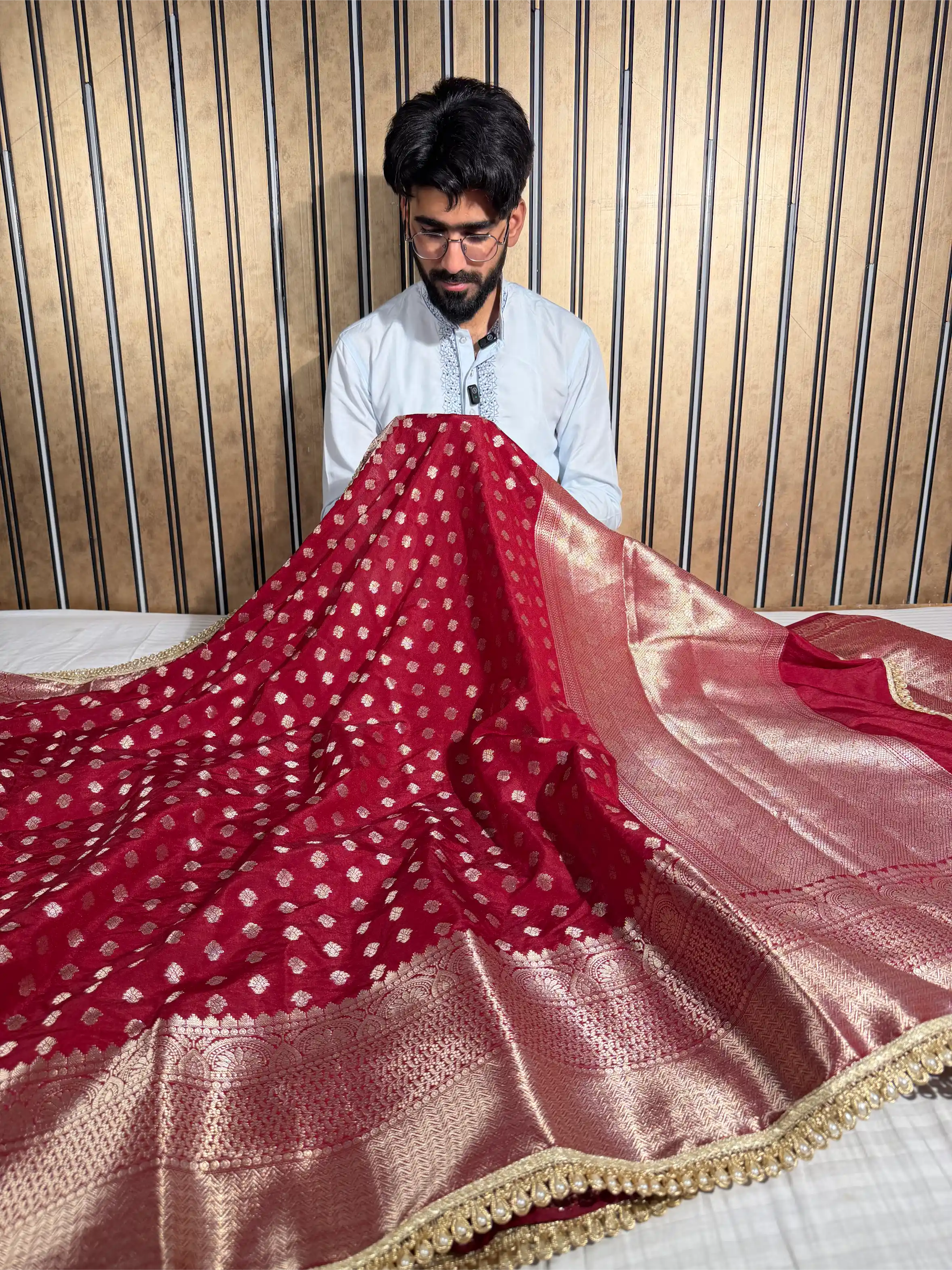Light Maroon Chinia Silk Designer Banarasi Saree 