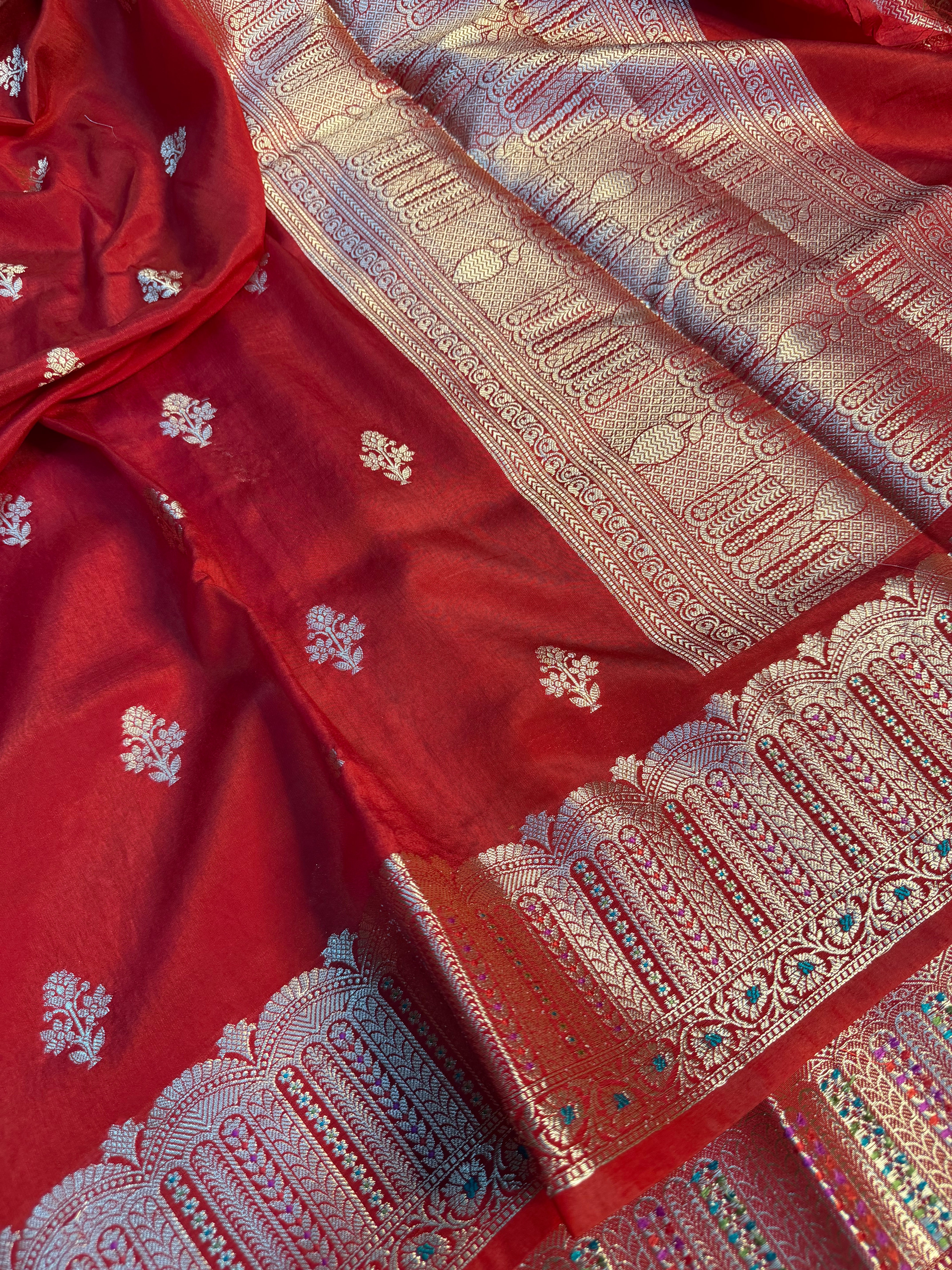 Light Maroon Eccentric Chinia Silk Banarasi Saree