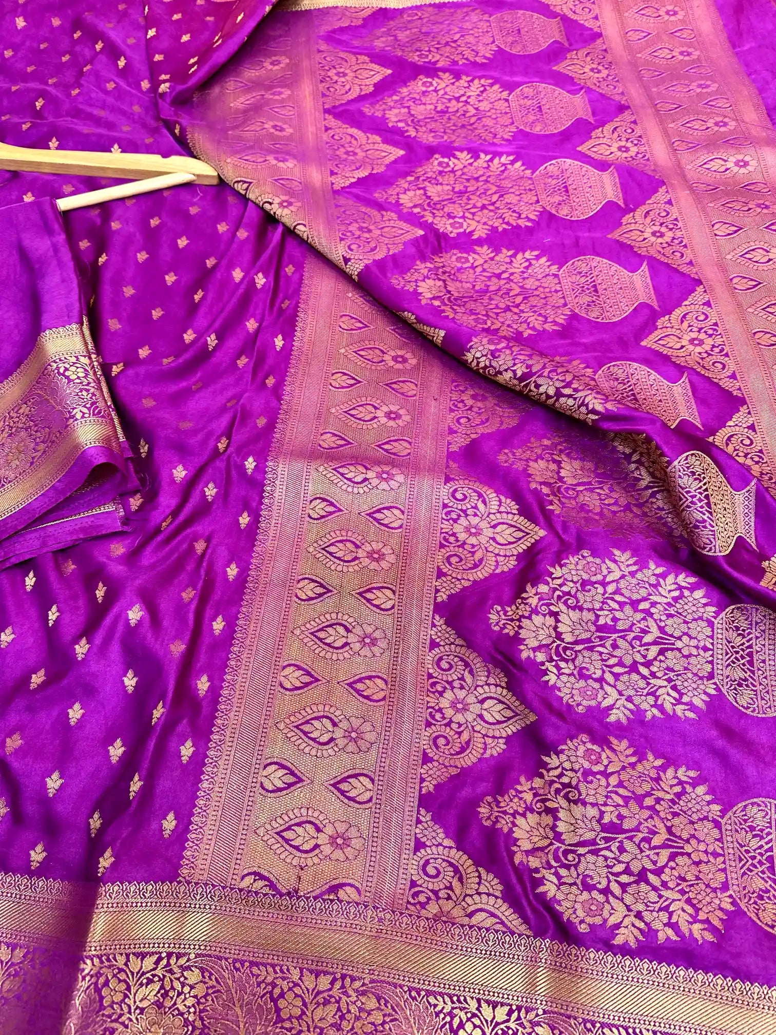 Light Purple Satin Crepe Silk Zari Motifs Banarasi Saree