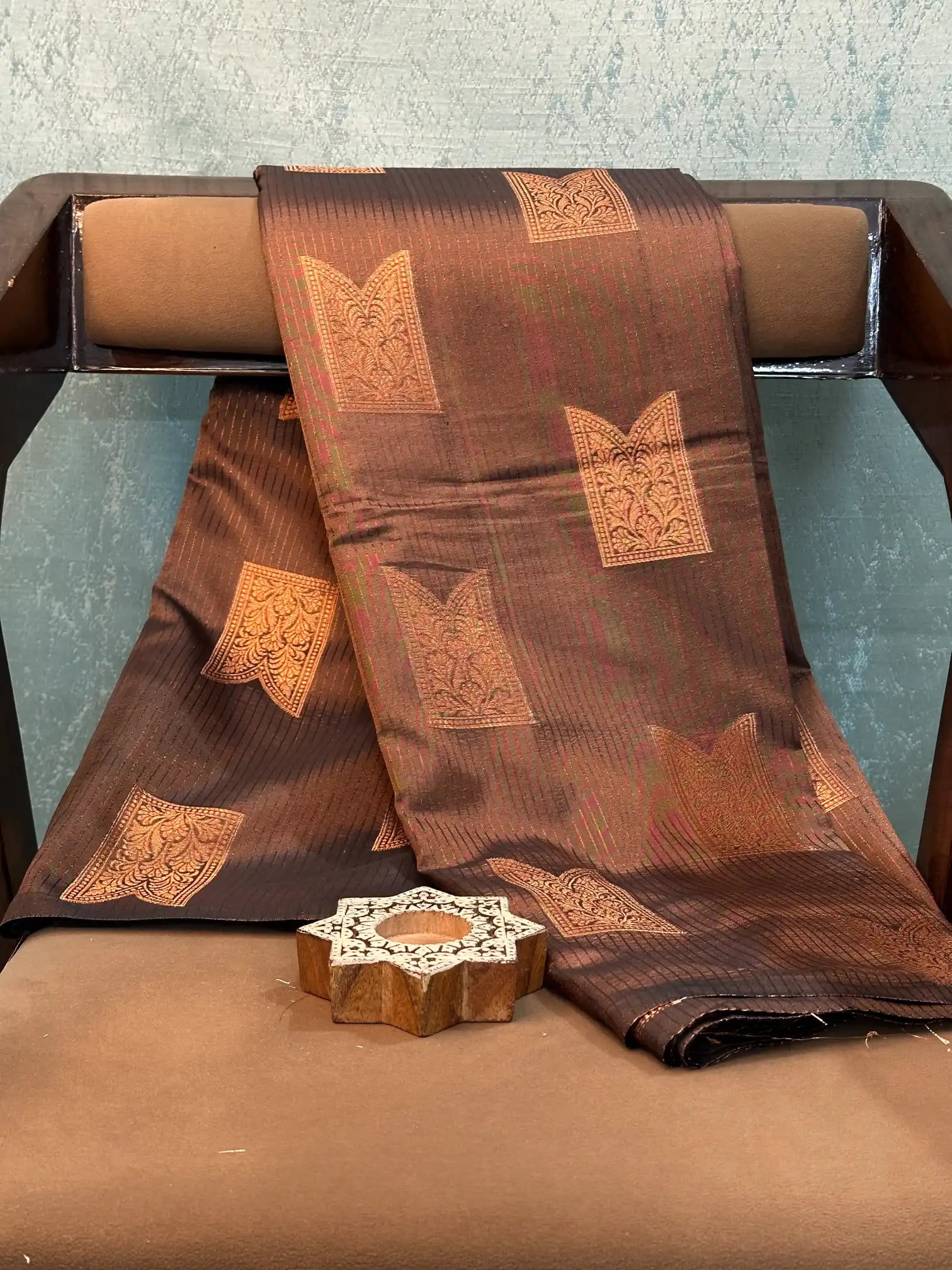 Contemporary Weave Kora Tissue Silk Banarasi Saree
