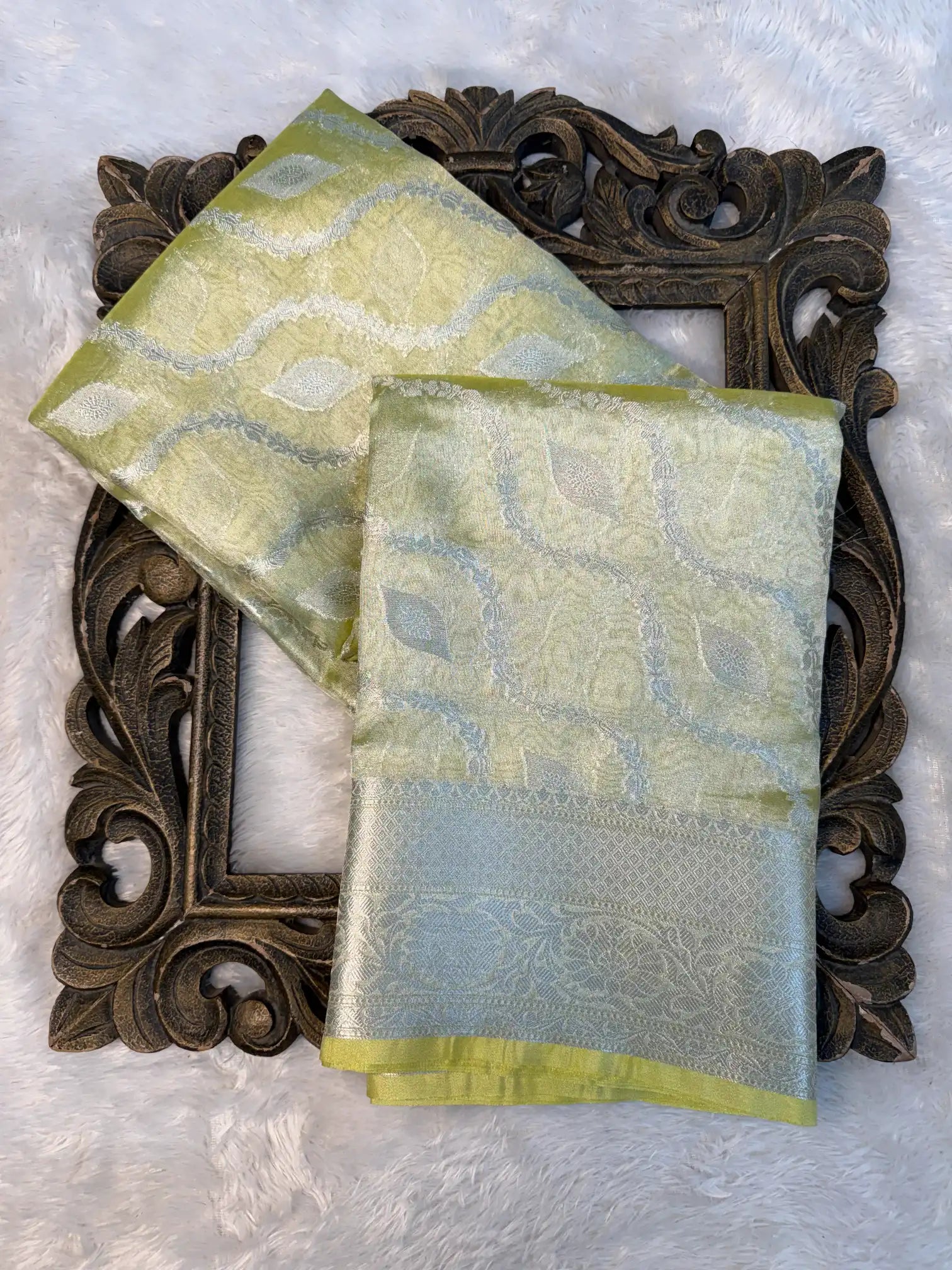 Contemporary Weave Kora Tissue Silk Banarasi Saree