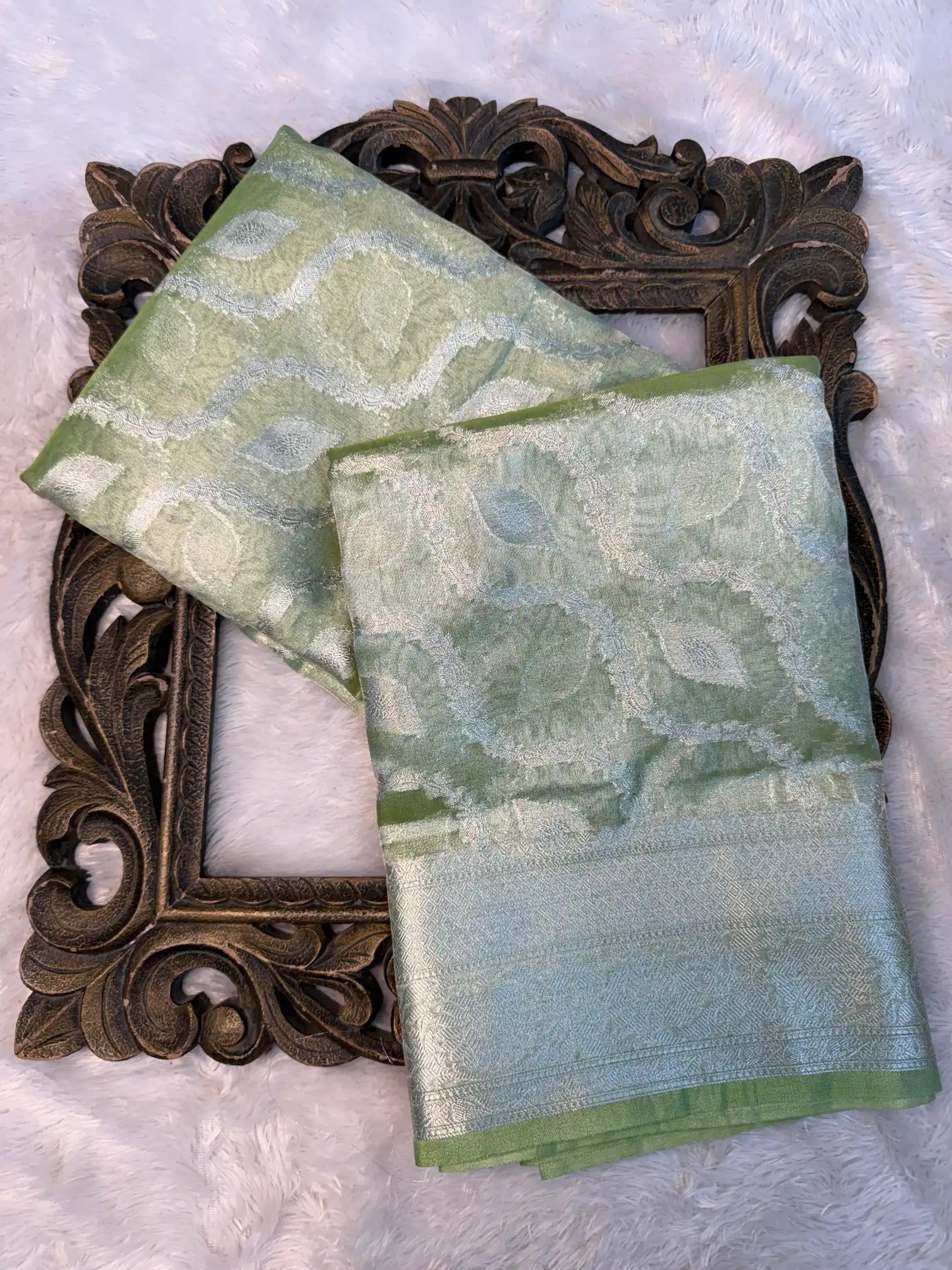 Eccentric Weave Softsilk Traditional Banarasi Saree