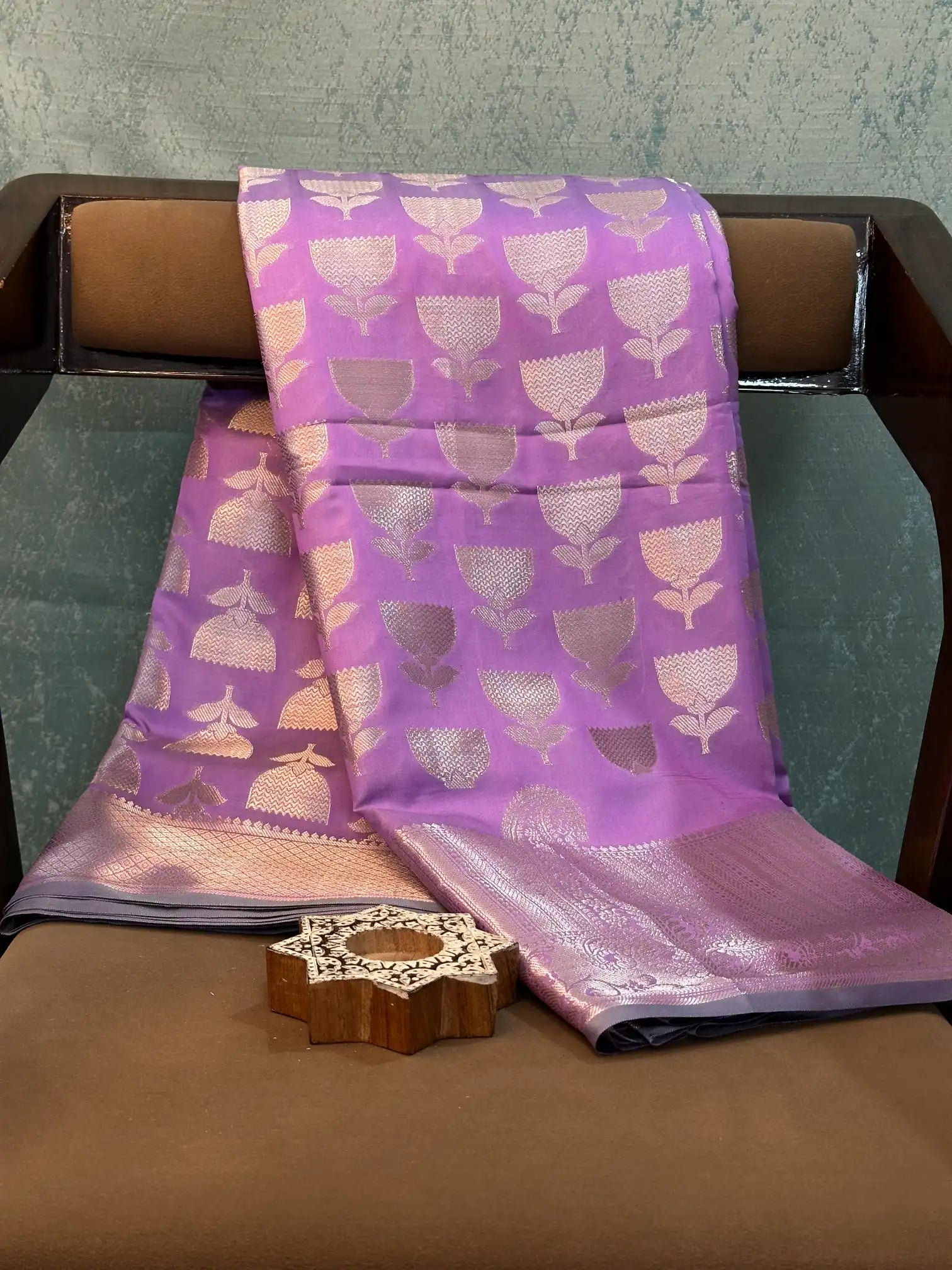 Contemporary Weave Kora Tissue Silk Banarasi Saree
