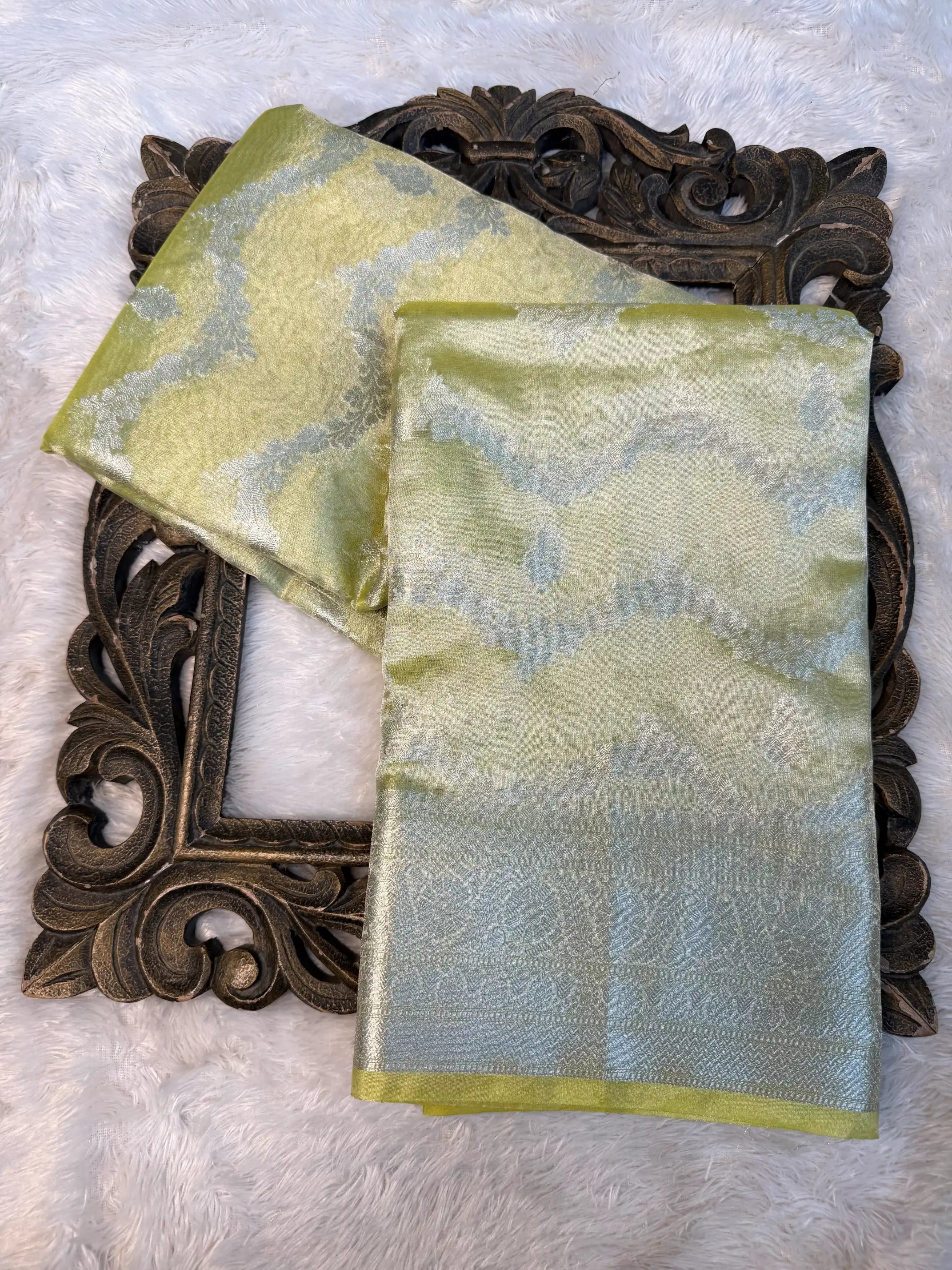 Eccentric Weave Softsilk Traditional Banarasi Saree