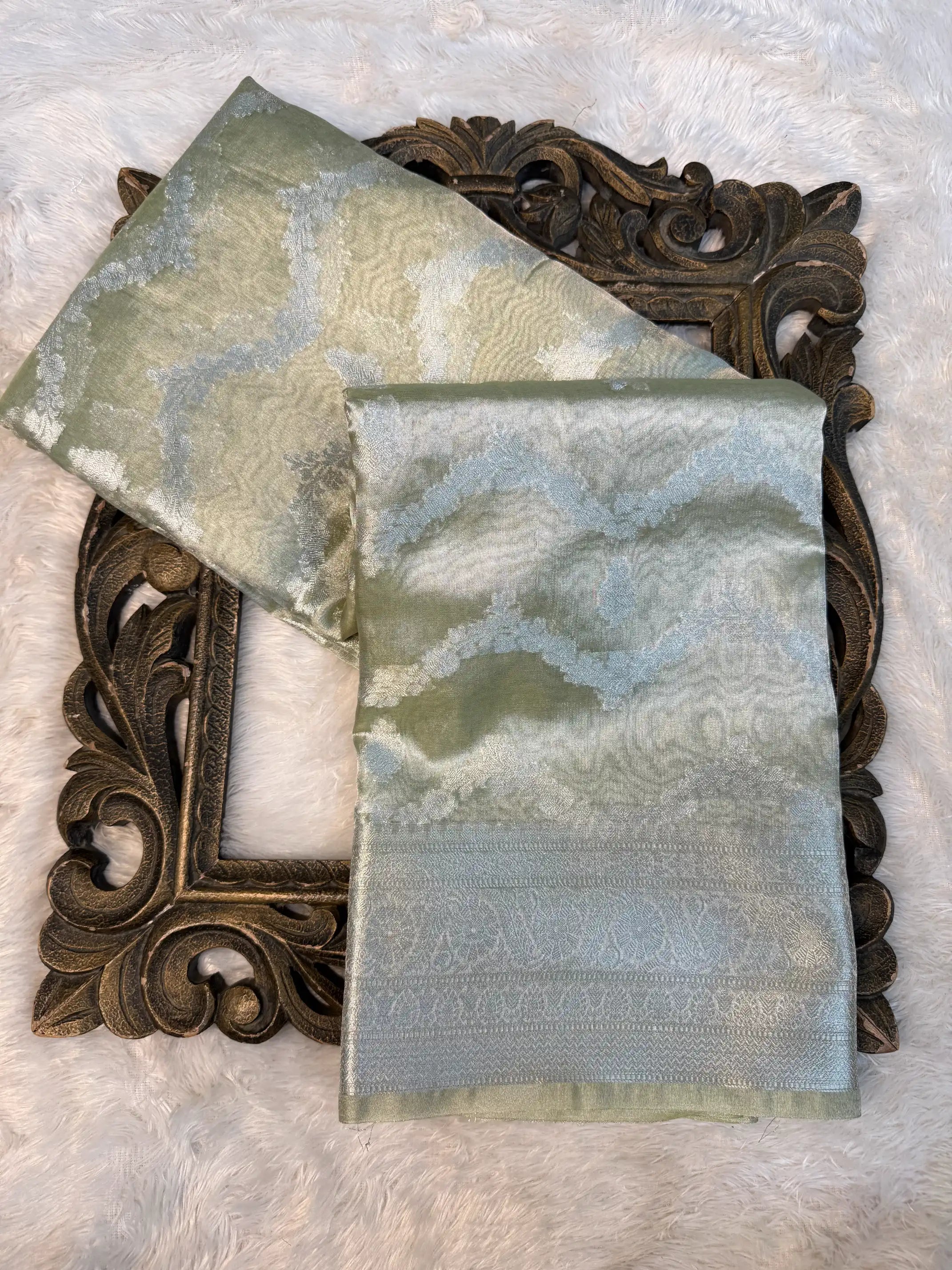 Eccentric Weave Softsilk Traditional Banarasi Saree
