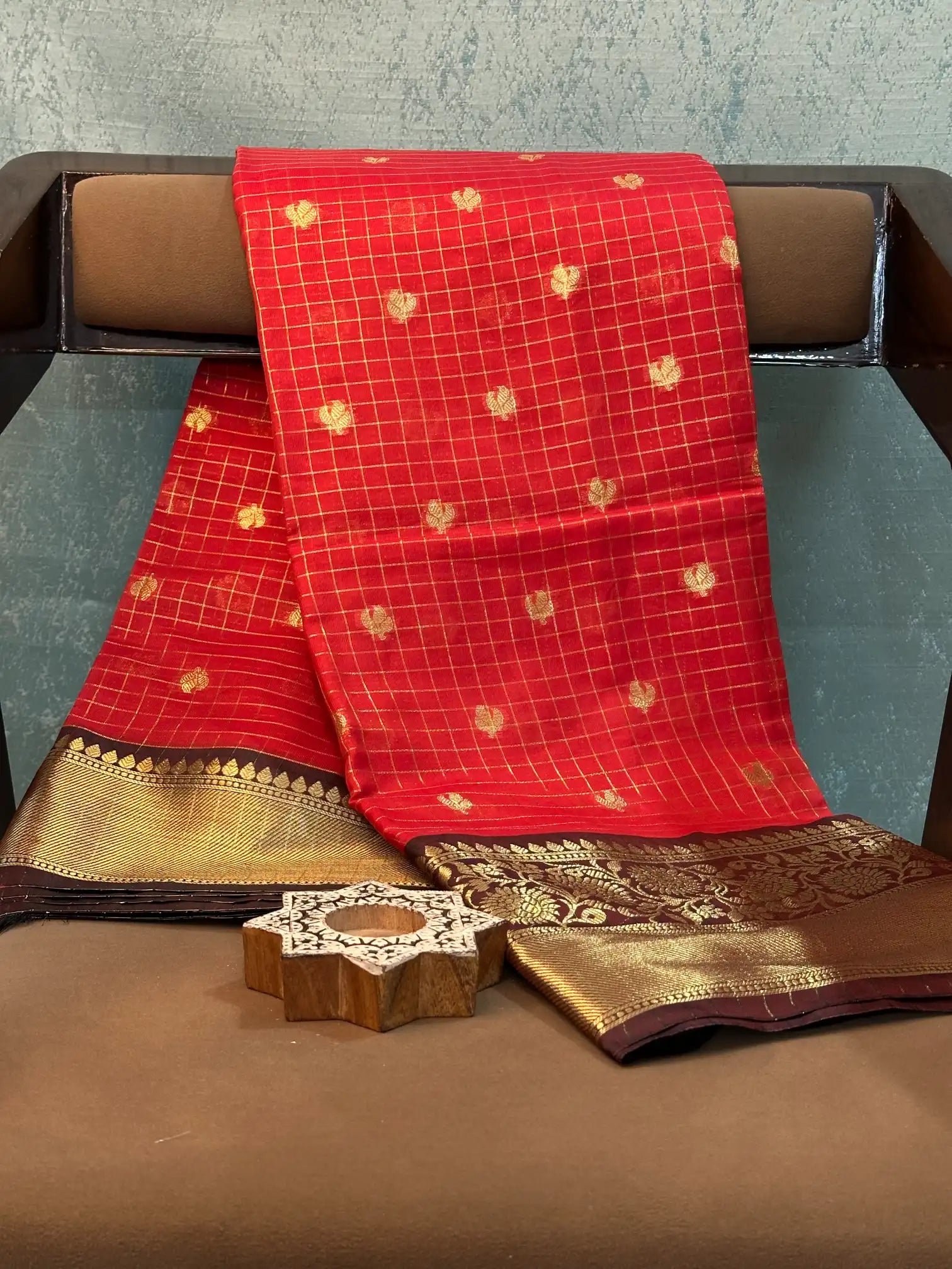 Contemporary Weave Kora Tissue Silk Banarasi Saree