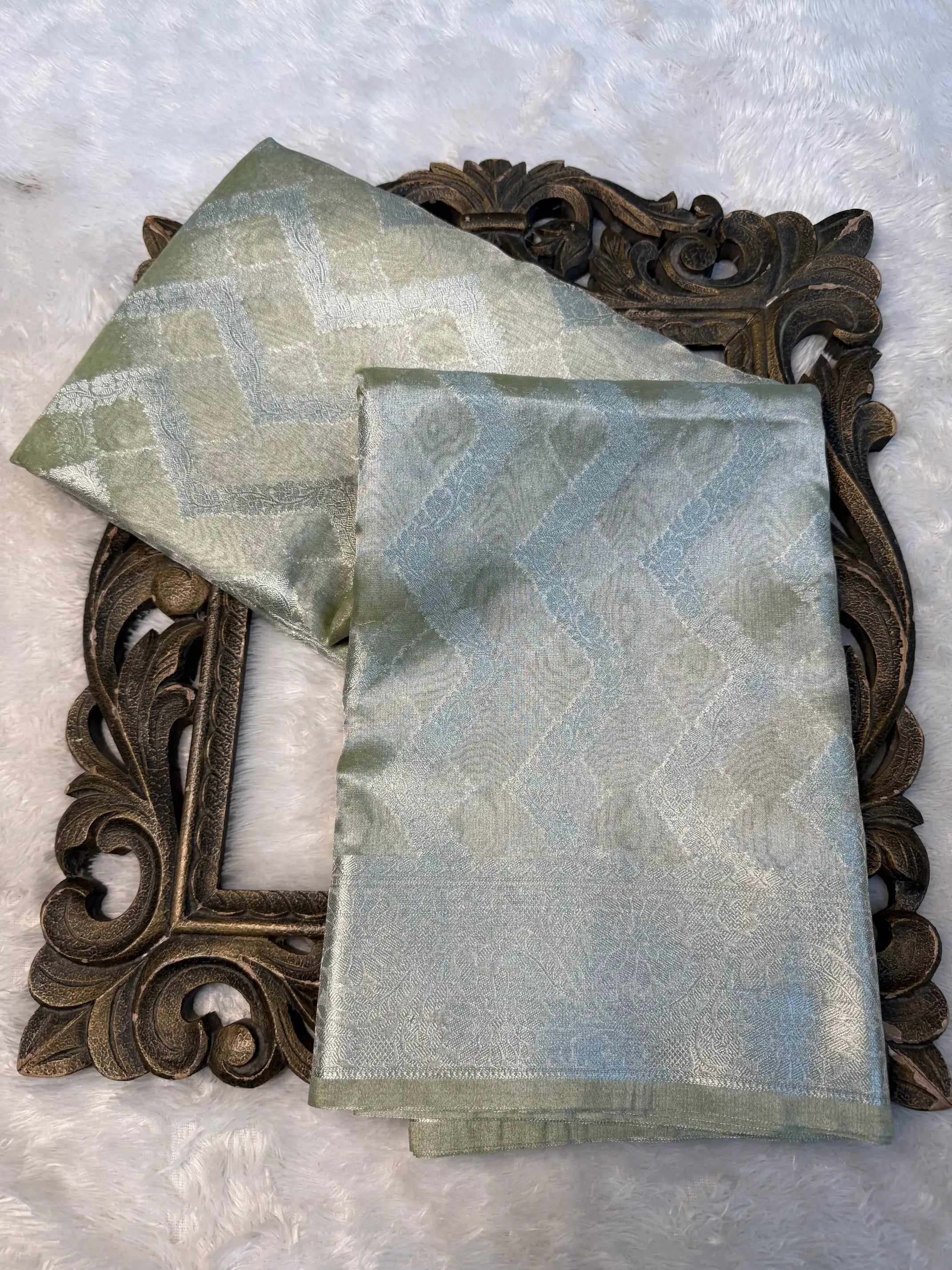Eccentric Weave Softsilk Traditional Banarasi Saree