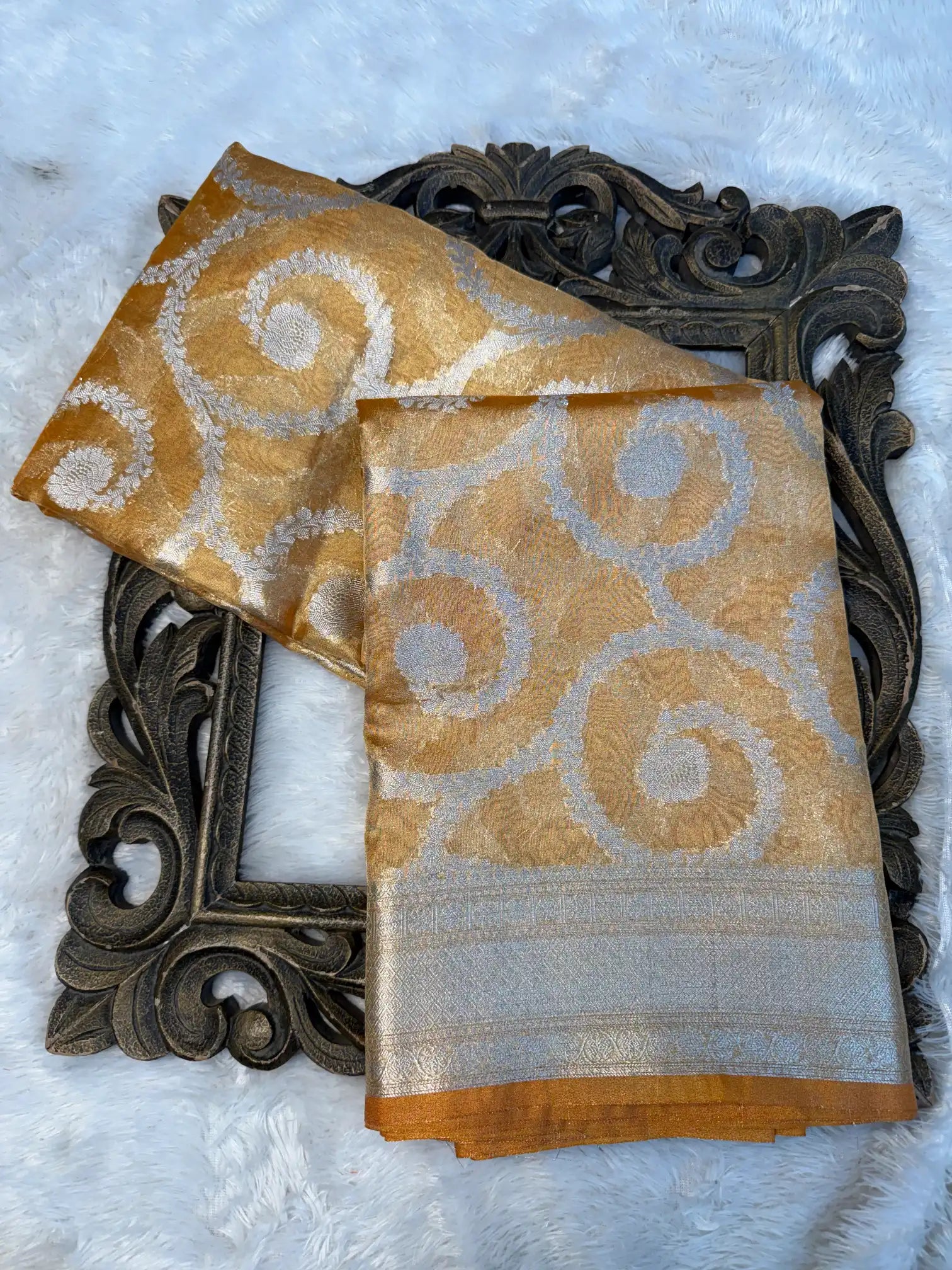 Eccentric Weave Softsilk Traditional Banarasi Saree