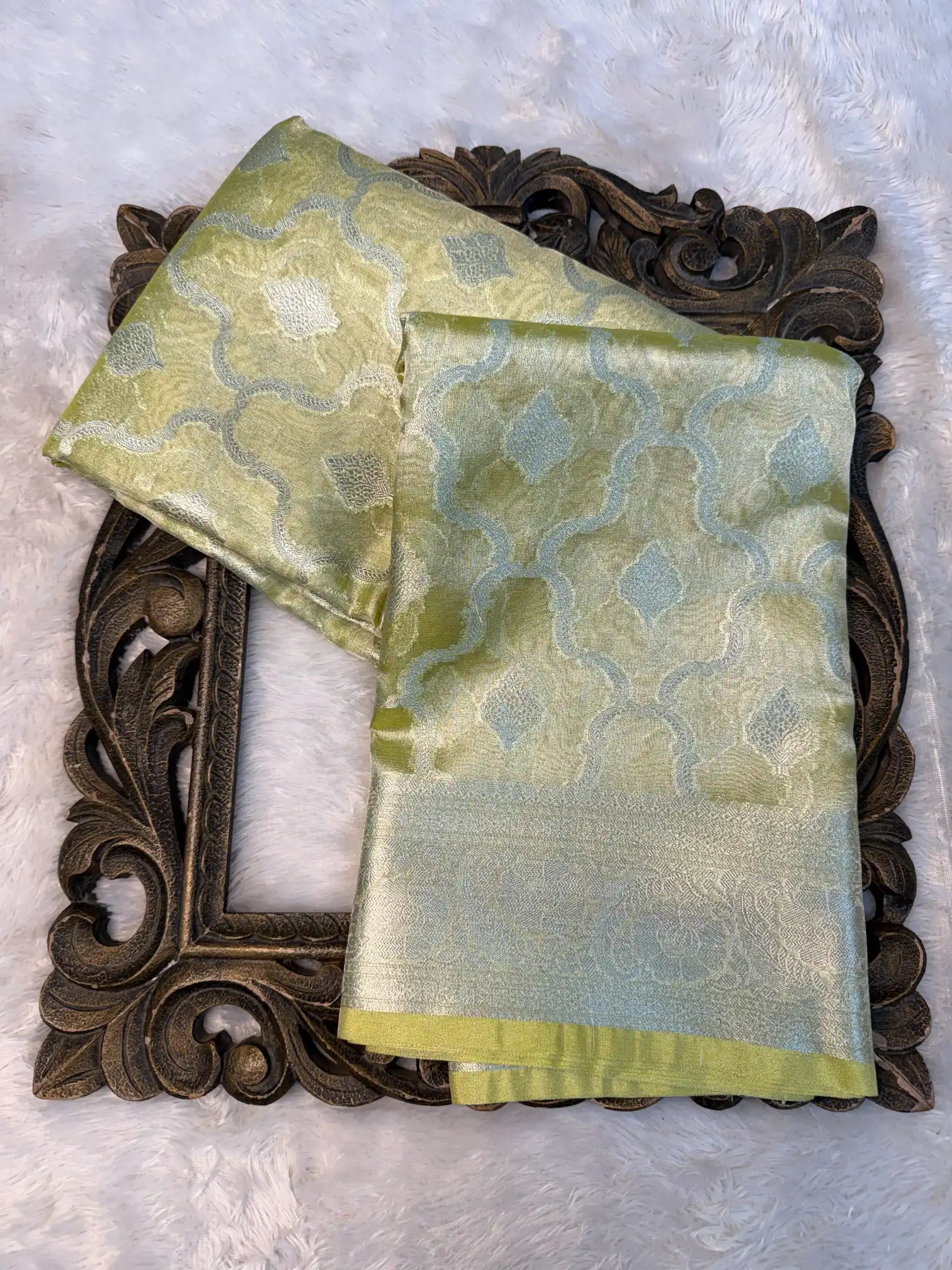 Contemporary Weave Kora Tissue Silk Banarasi Saree