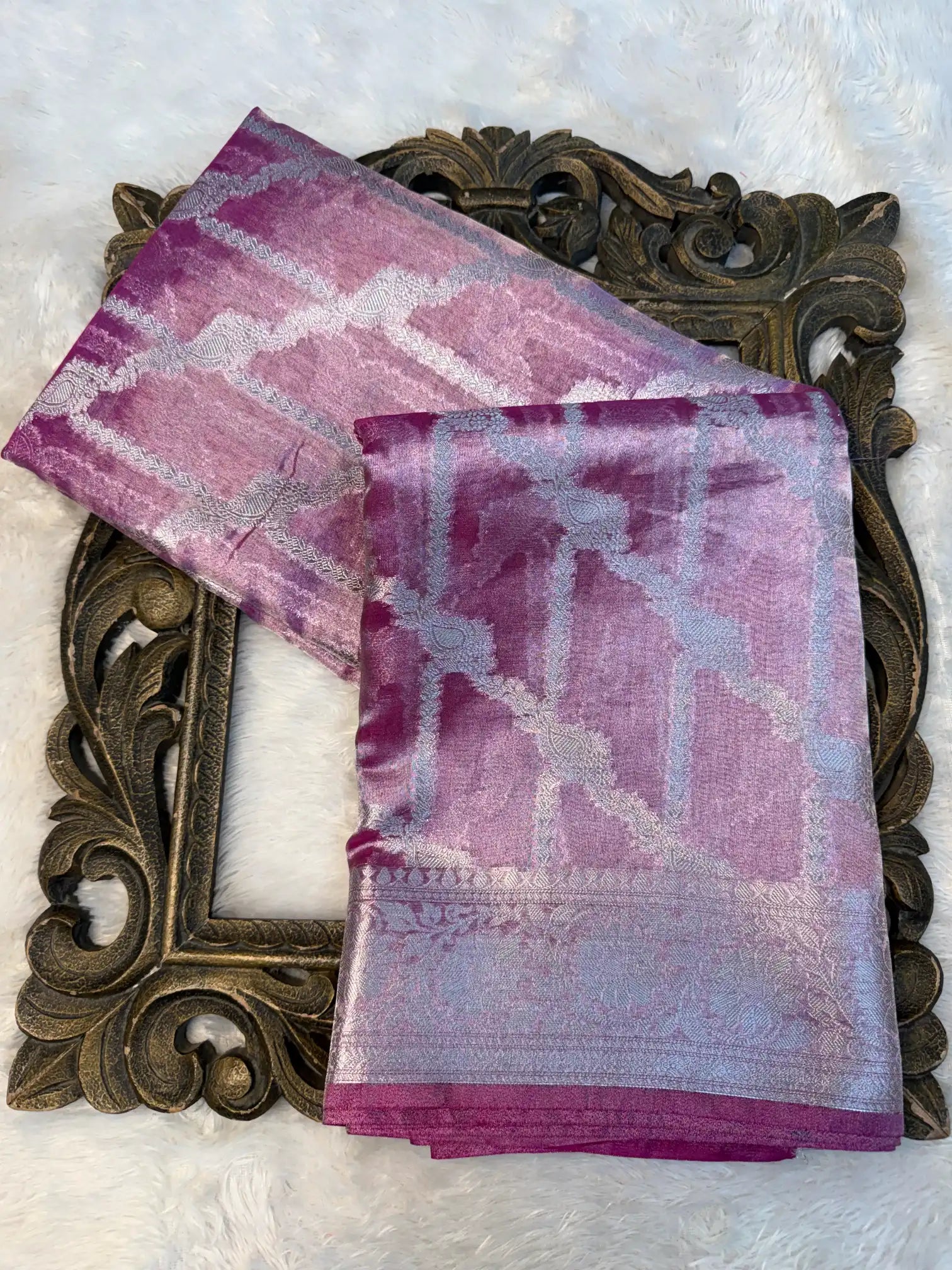 Contemporary Weave Kora Tissue Silk Banarasi Saree