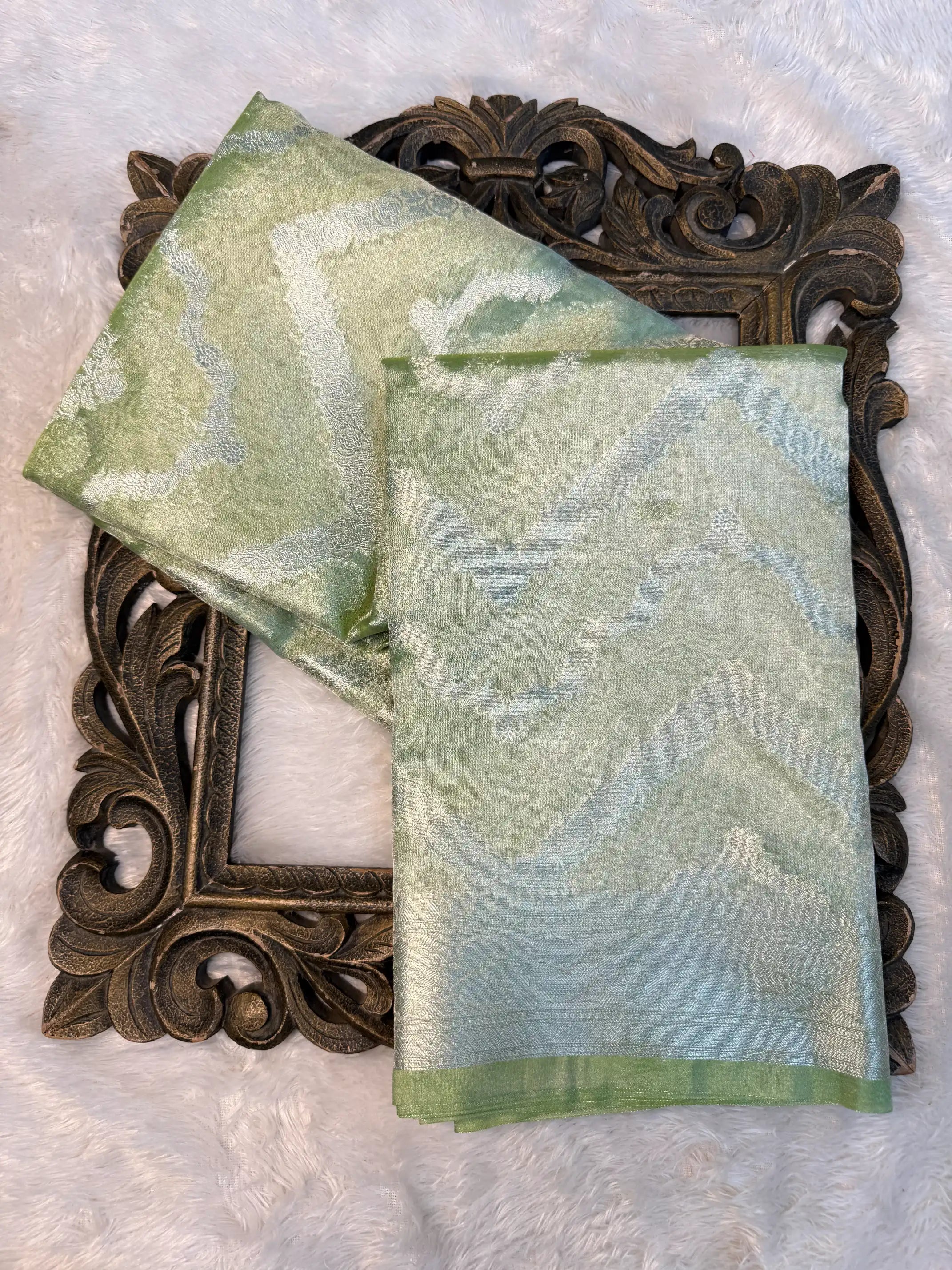 Eccentric Weave Softsilk Traditional Banarasi Saree