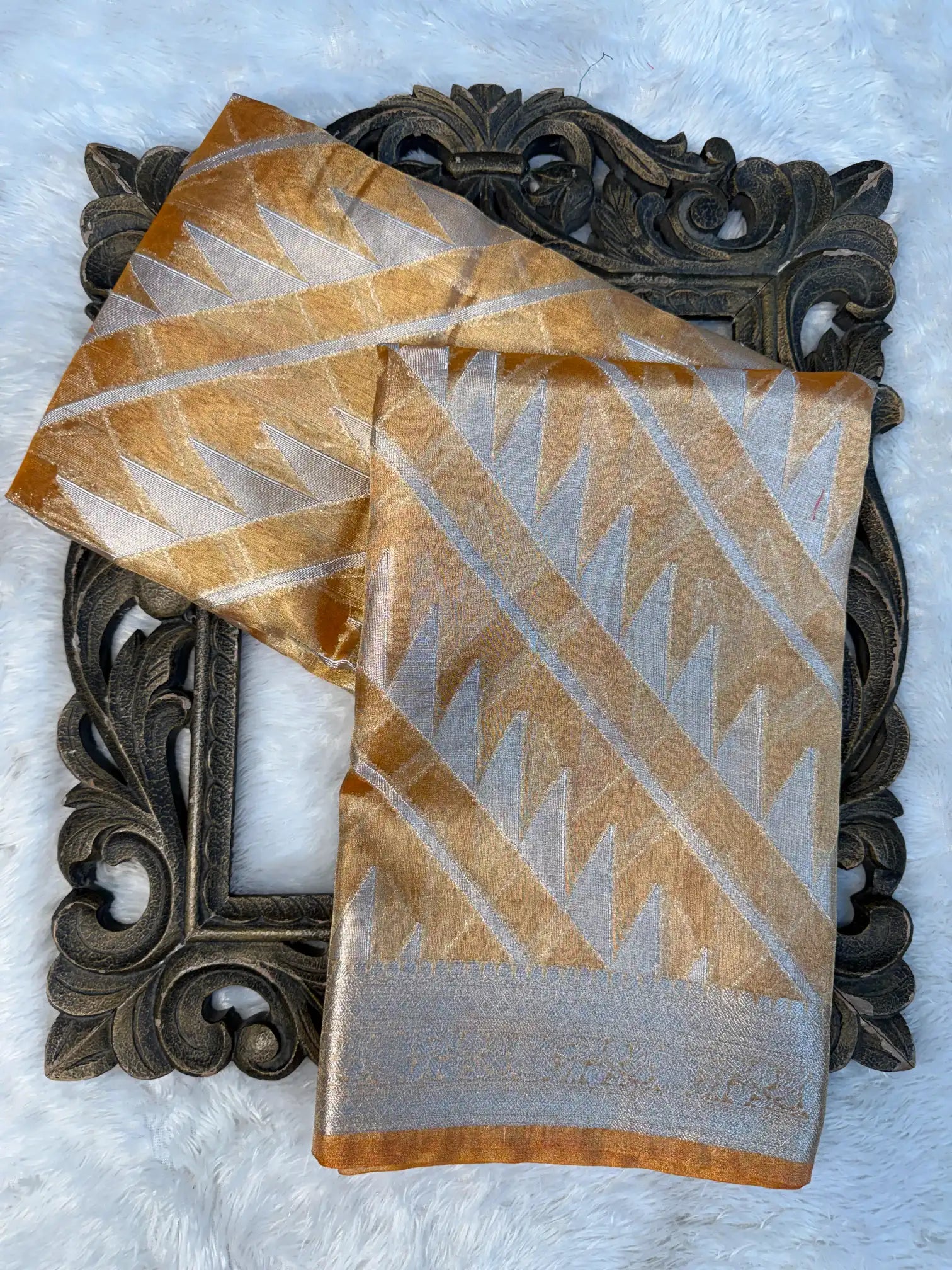 Contemporary Weave Kora Tissue Silk Banarasi Saree