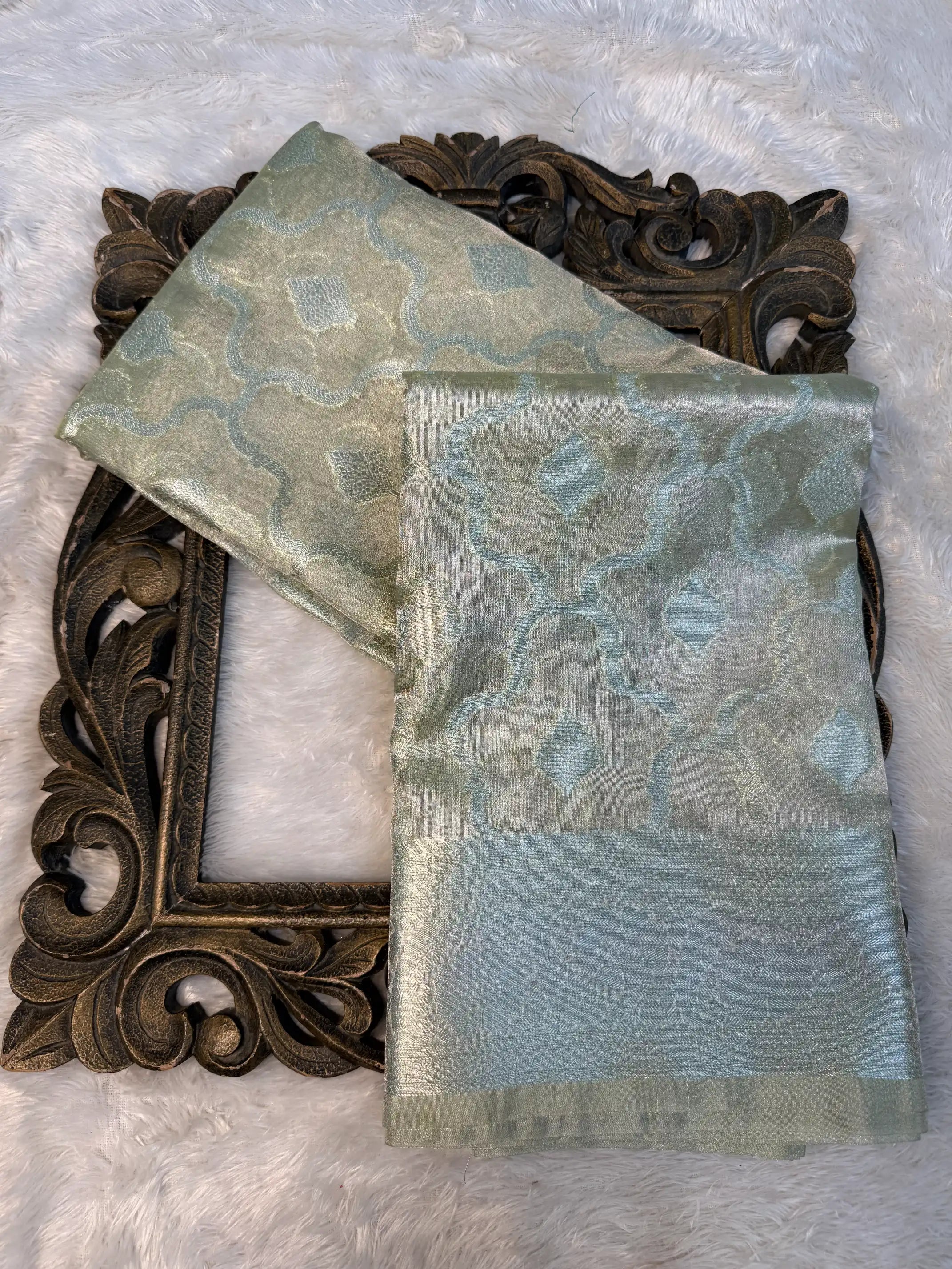 Eccentric Weave Softsilk Traditional Banarasi Saree