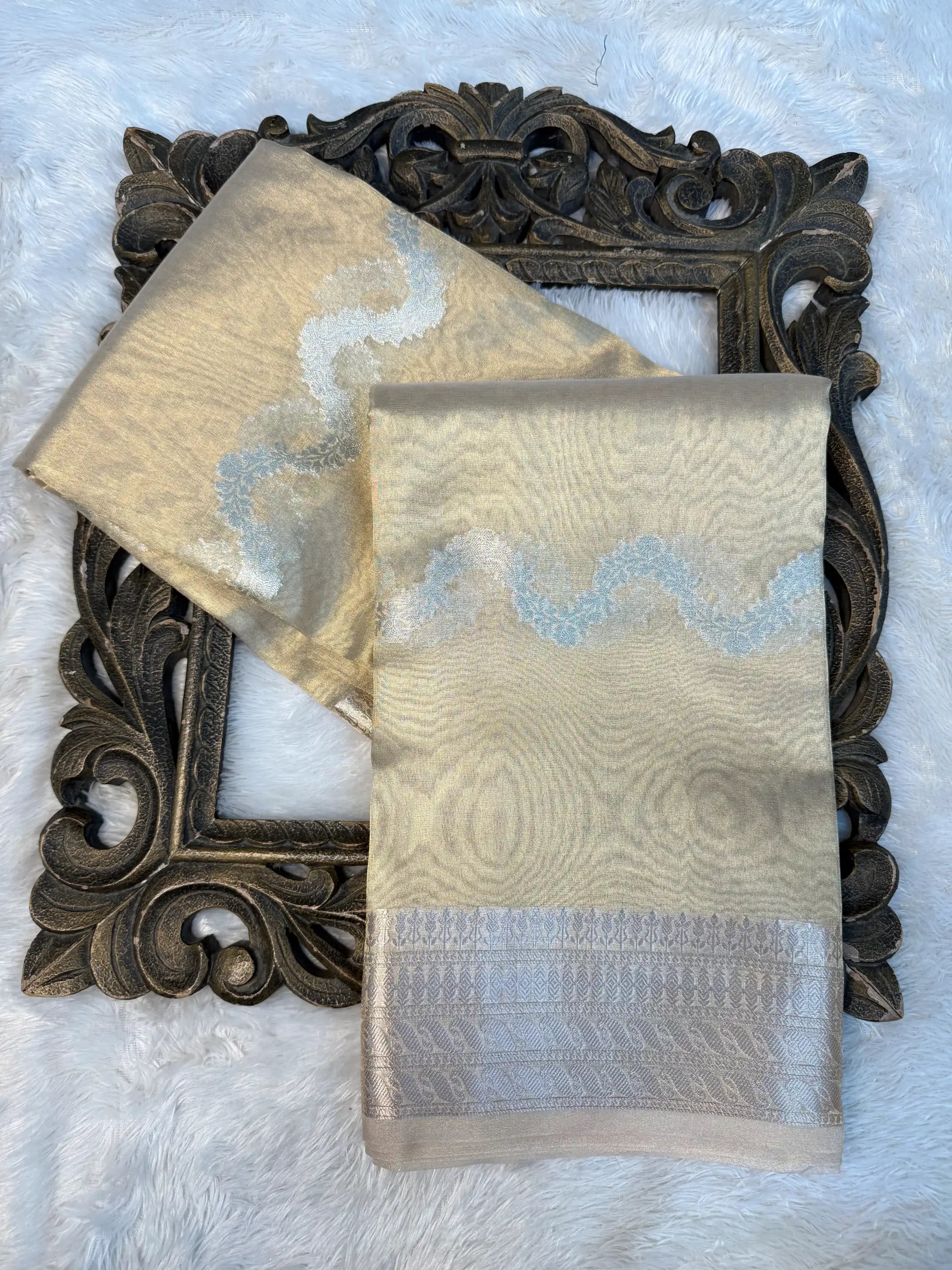 Eccentric Weave Softsilk Traditional Banarasi Saree