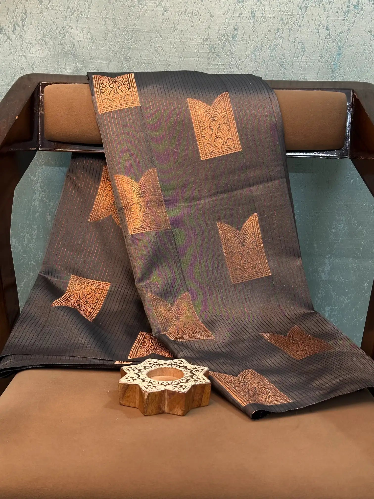 Contemporary Weave Kora Tissue Silk Banarasi Saree