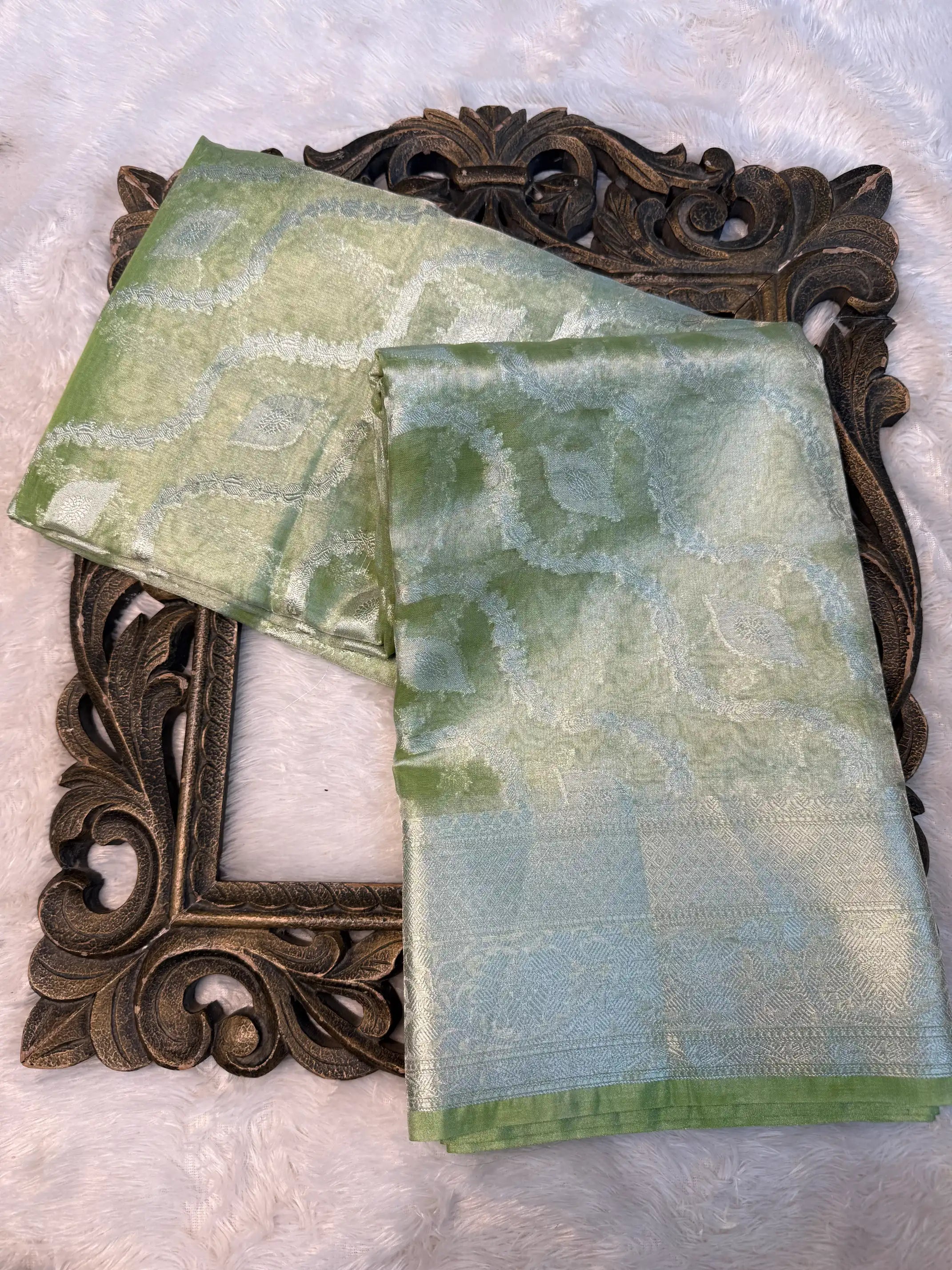 Eccentric Weave Softsilk Traditional Banarasi Saree