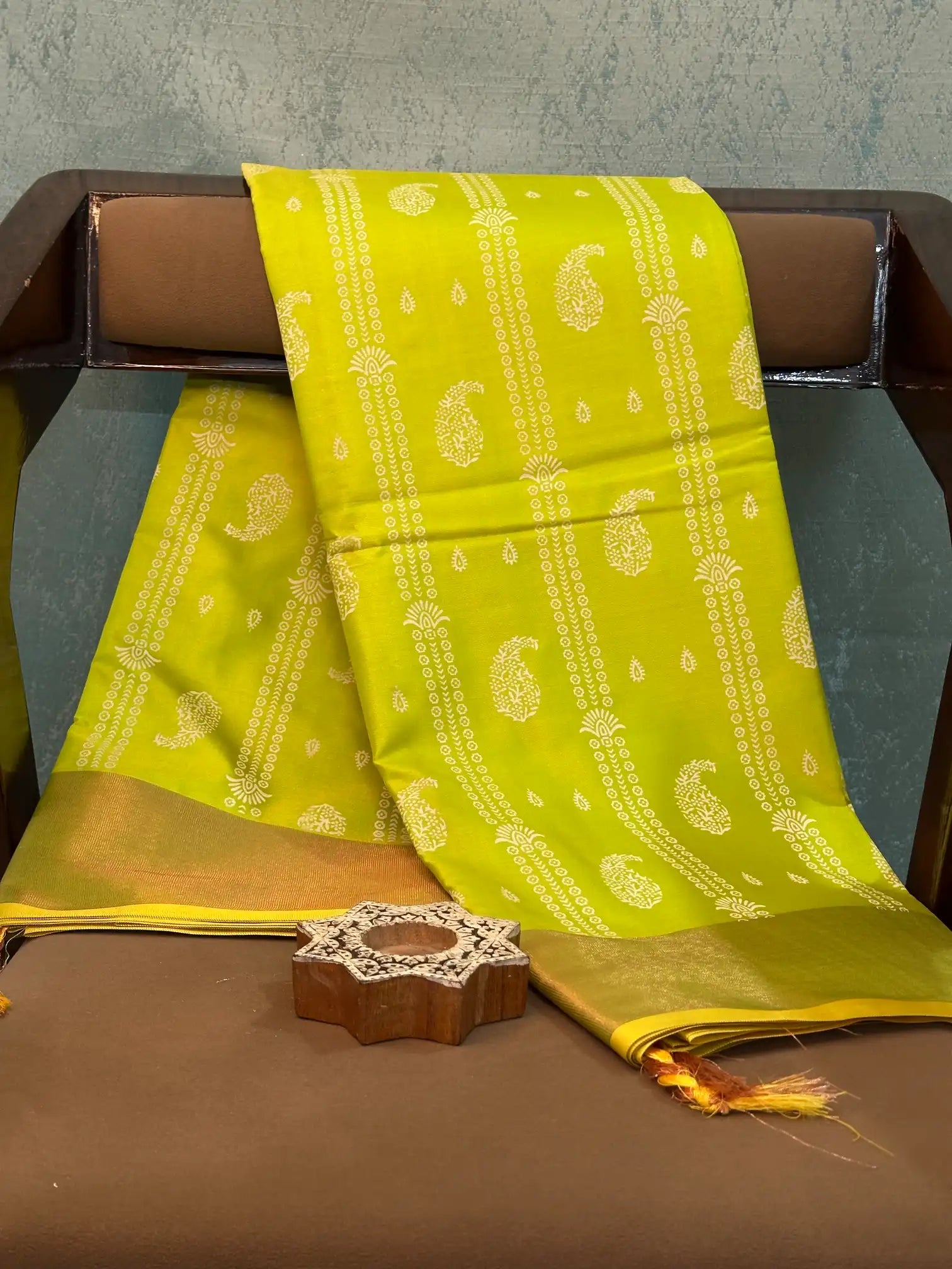 Eccentric Weave Softsilk Traditional Banarasi Saree