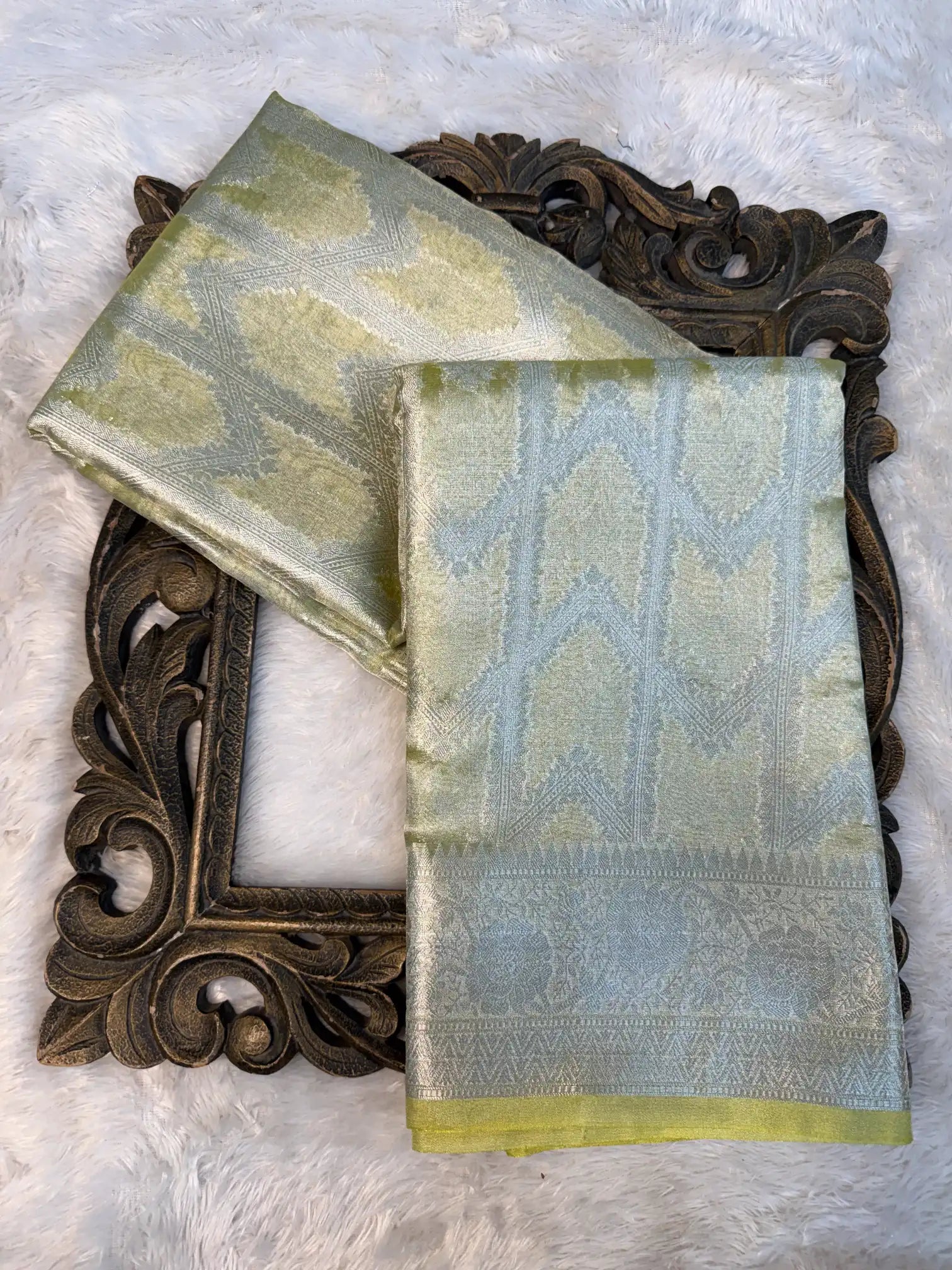 Contemporary Weave Kora Tissue Silk Banarasi Saree