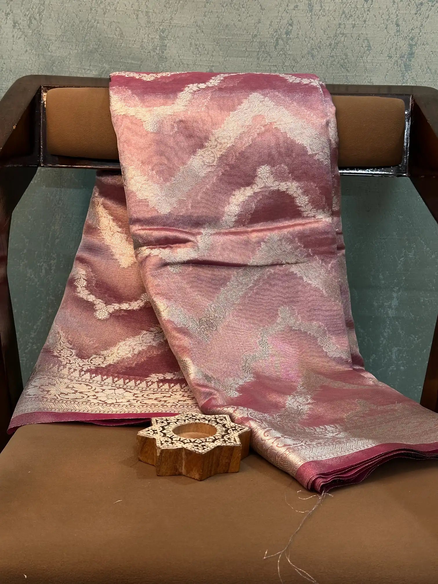 Contemporary Weave Kora Tissue Silk Banarasi Saree