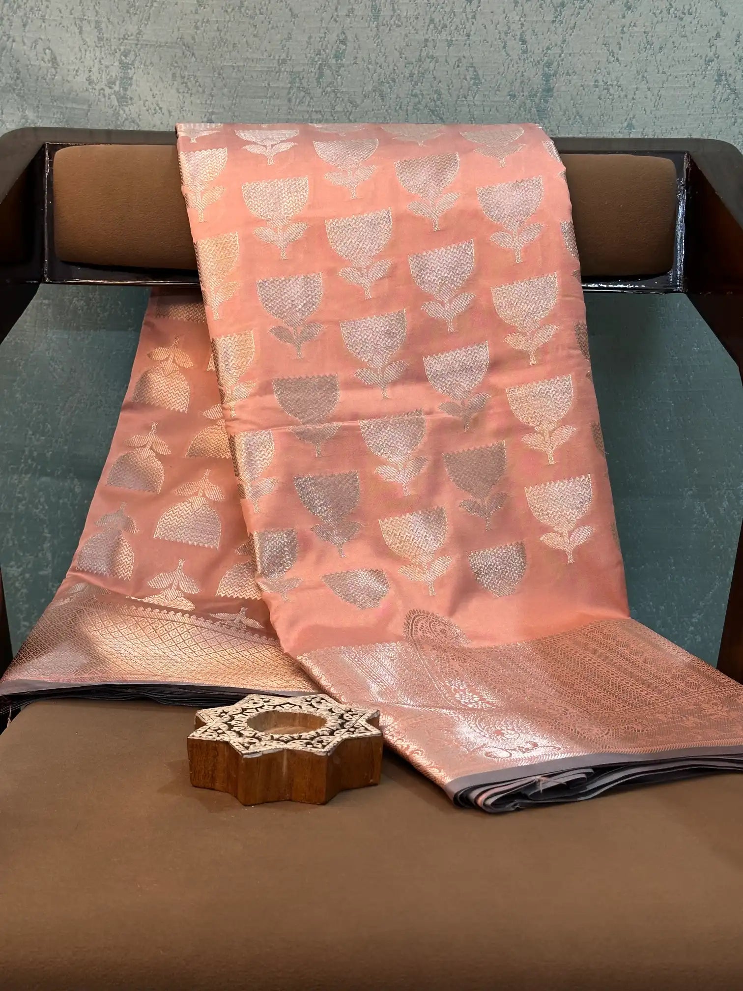 Contemporary Weave Kora Tissue Silk Banarasi Saree