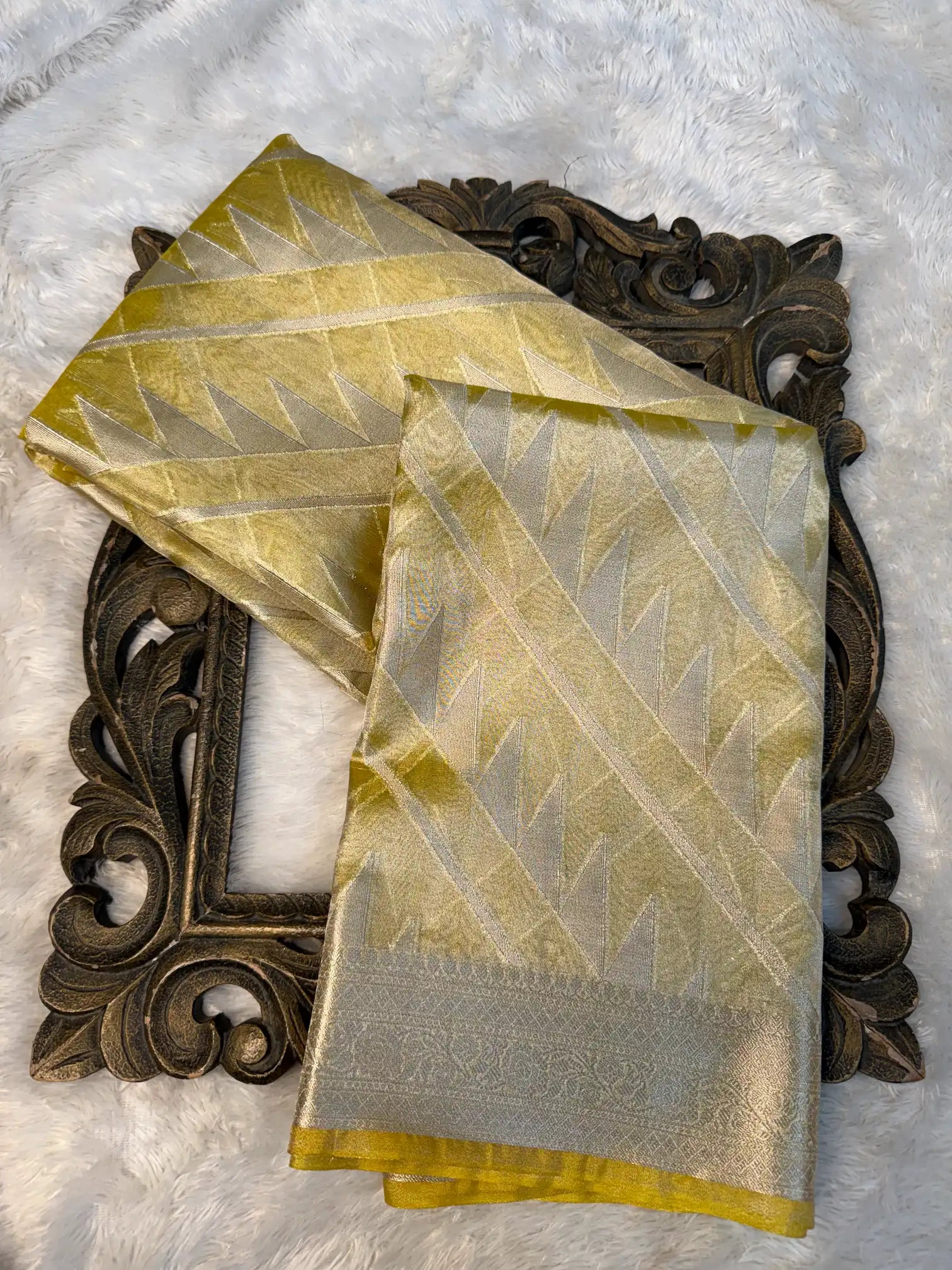 Contemporary Weave Kora Tissue Silk Banarasi Saree