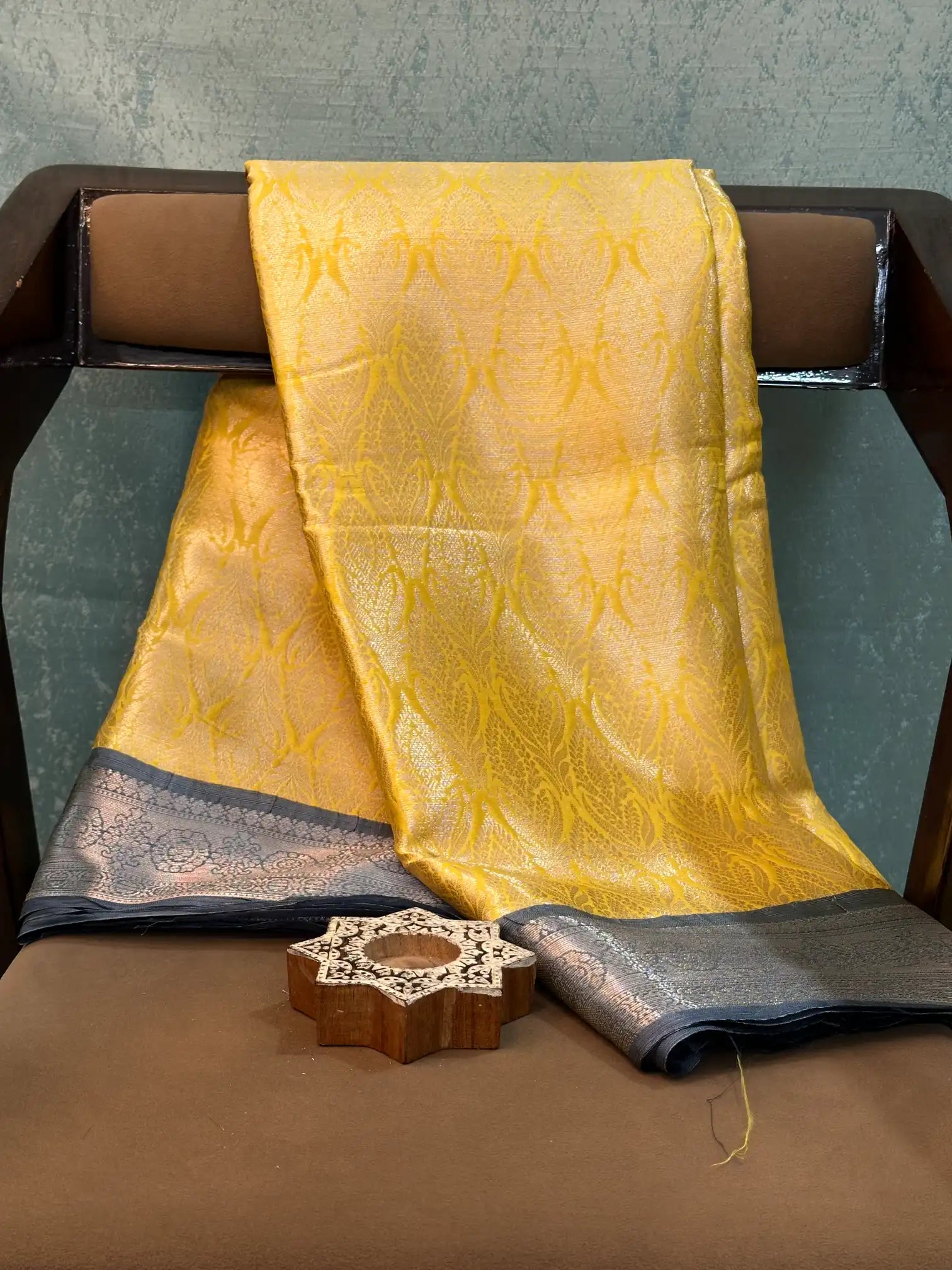 Contemporary Weave Kora Tissue Silk Banarasi Saree