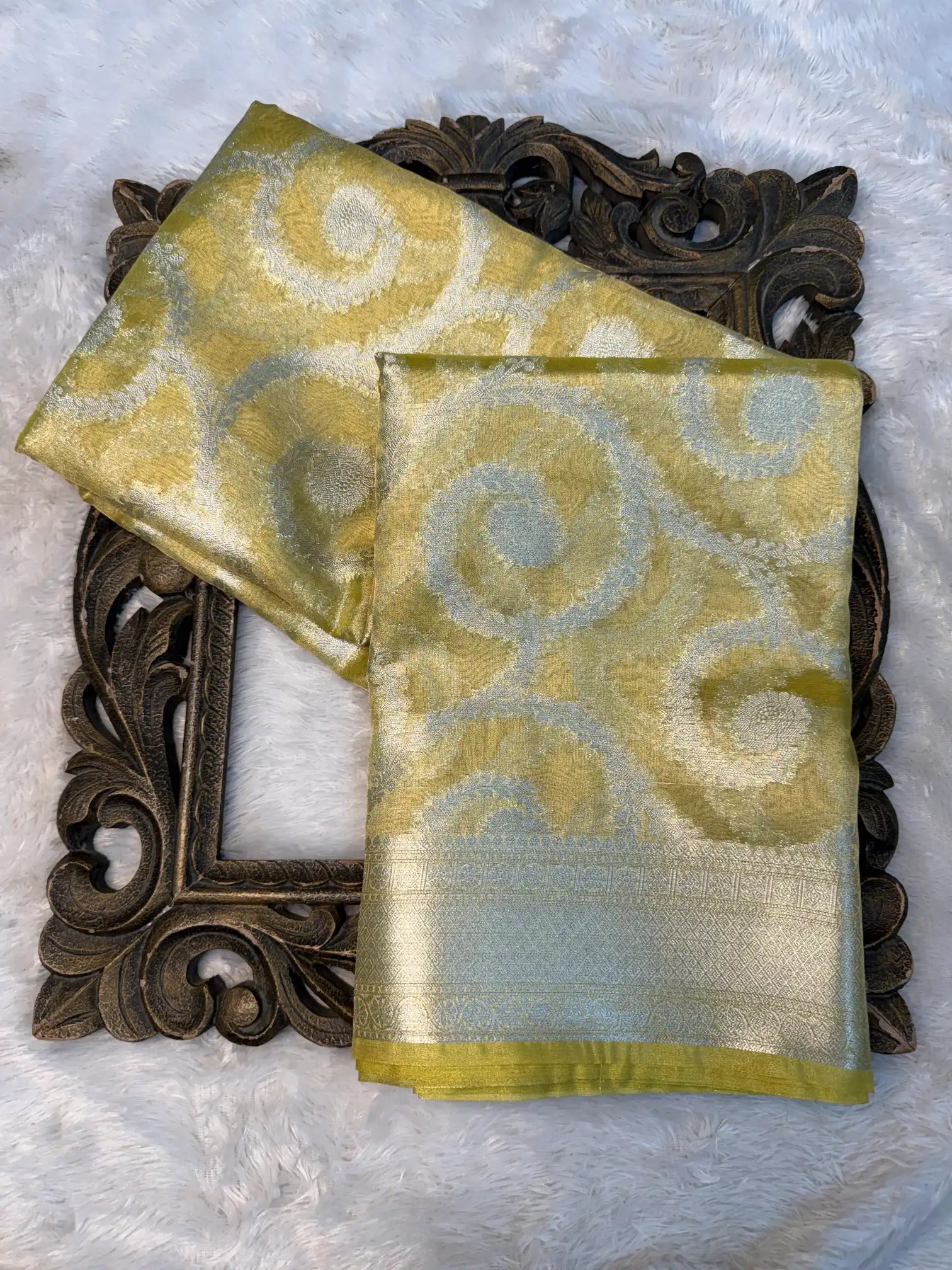 Eccentric Weave Softsilk Traditional Banarasi Saree