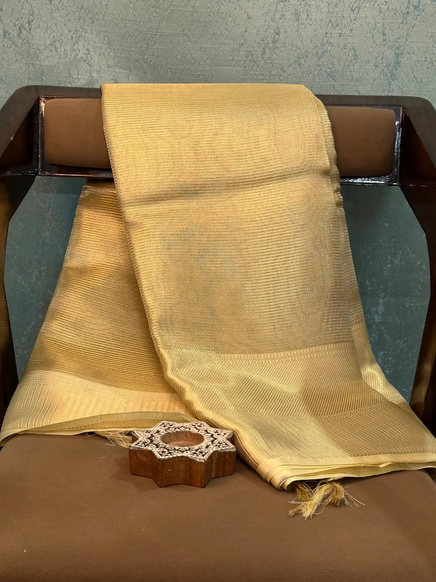 Contemporary Weave Kora Tissue Silk Banarasi Saree