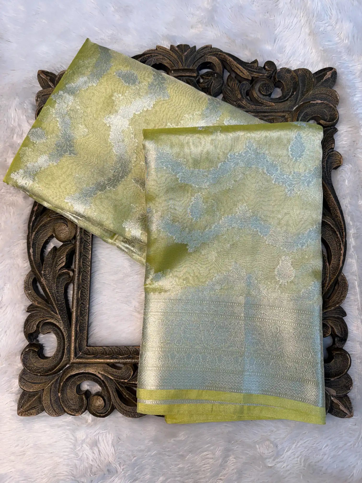 Contemporary Weave Kora Tissue Silk Banarasi Saree