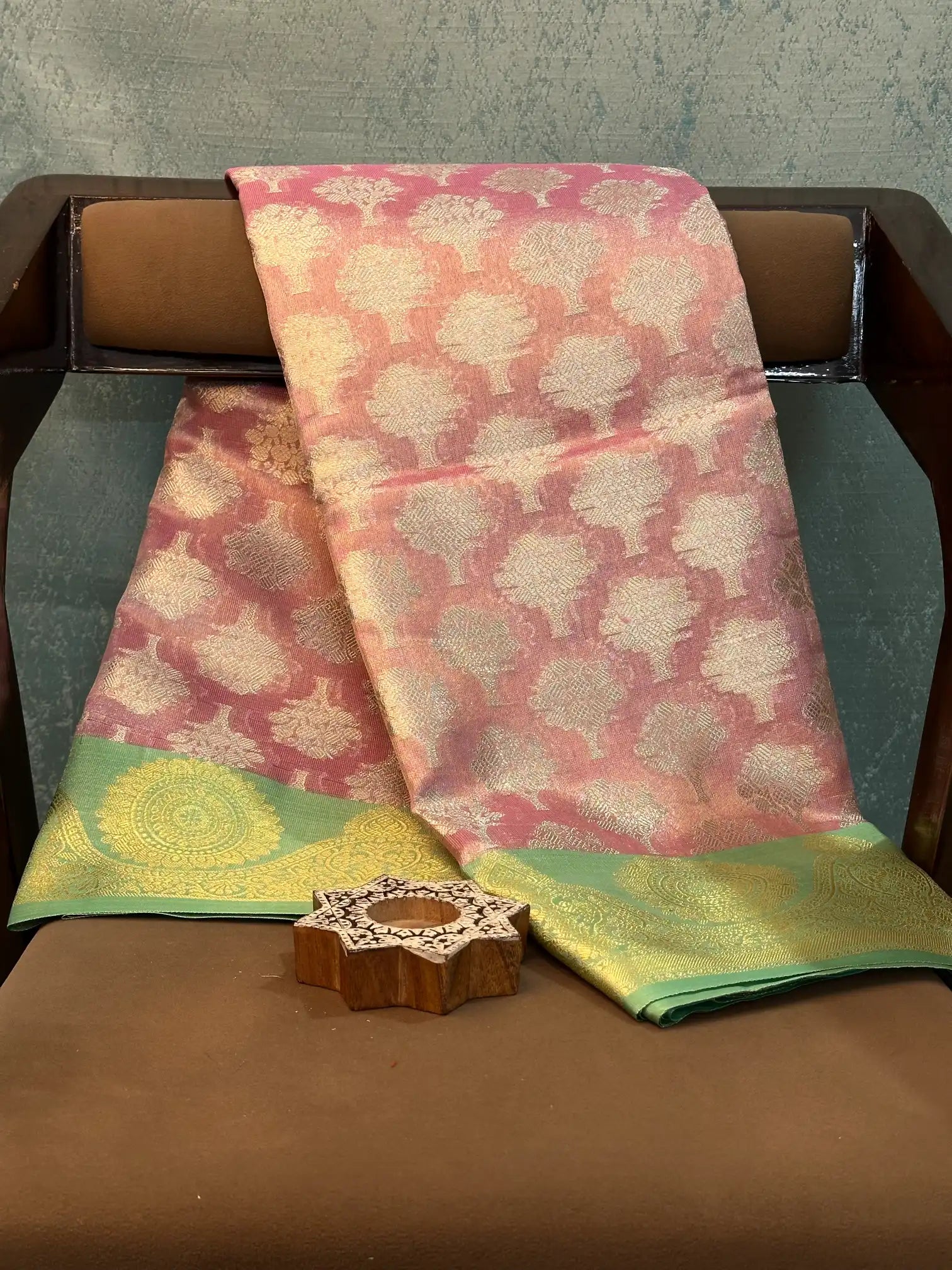 Contemporary Weave Kora Tissue Silk Banarasi Saree