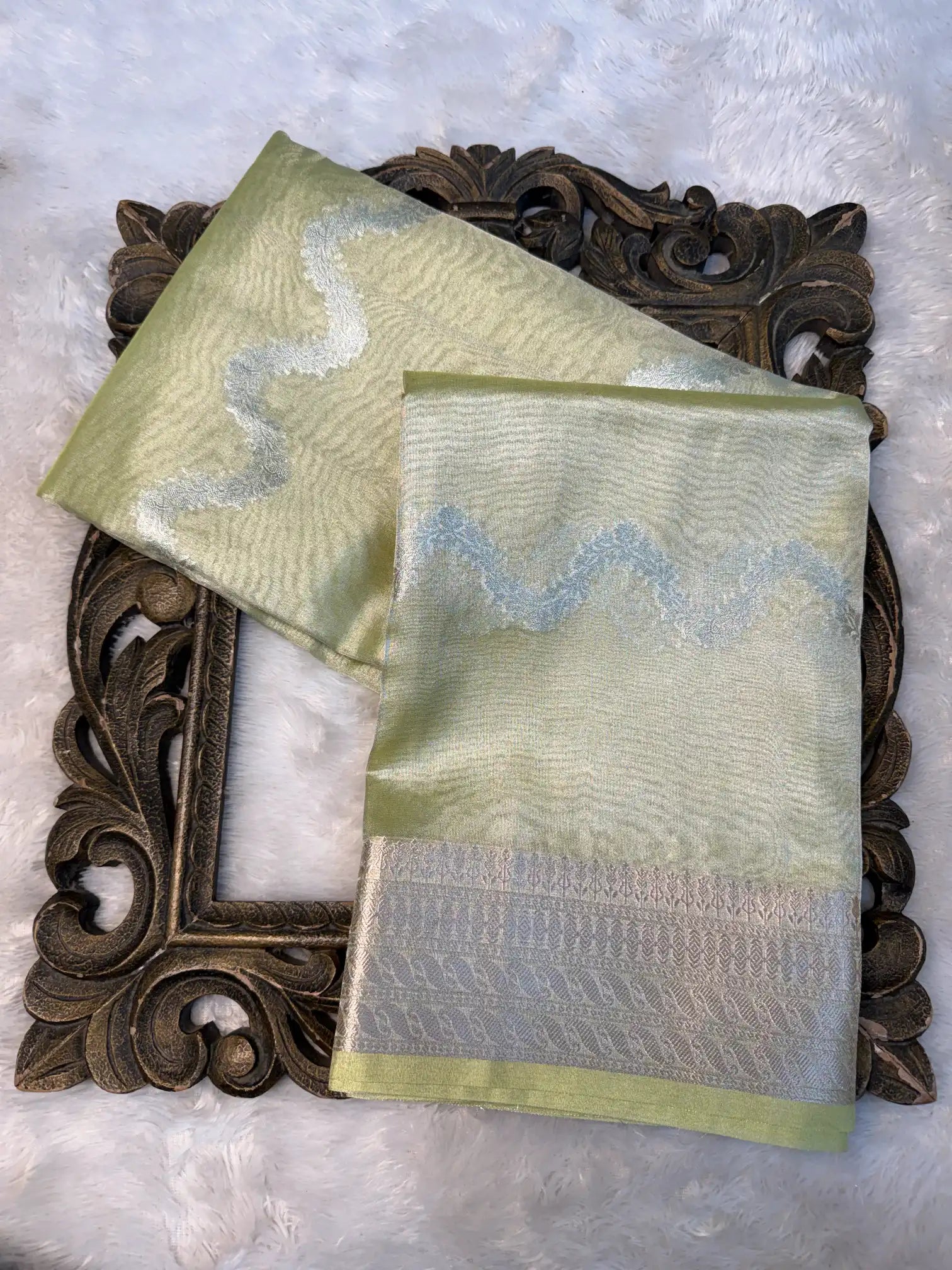 Eccentric Weave Softsilk Traditional Banarasi Saree
