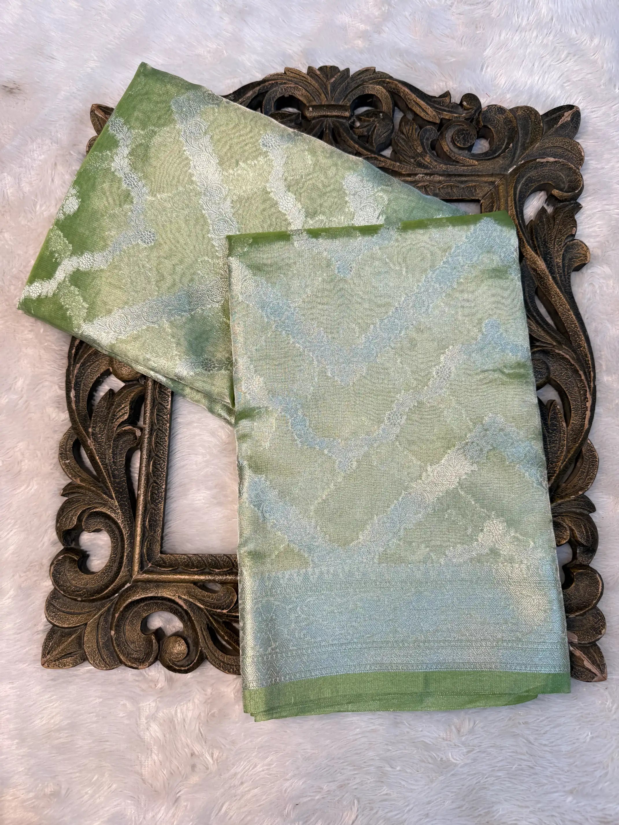 Eccentric Weave Softsilk Traditional Banarasi Saree