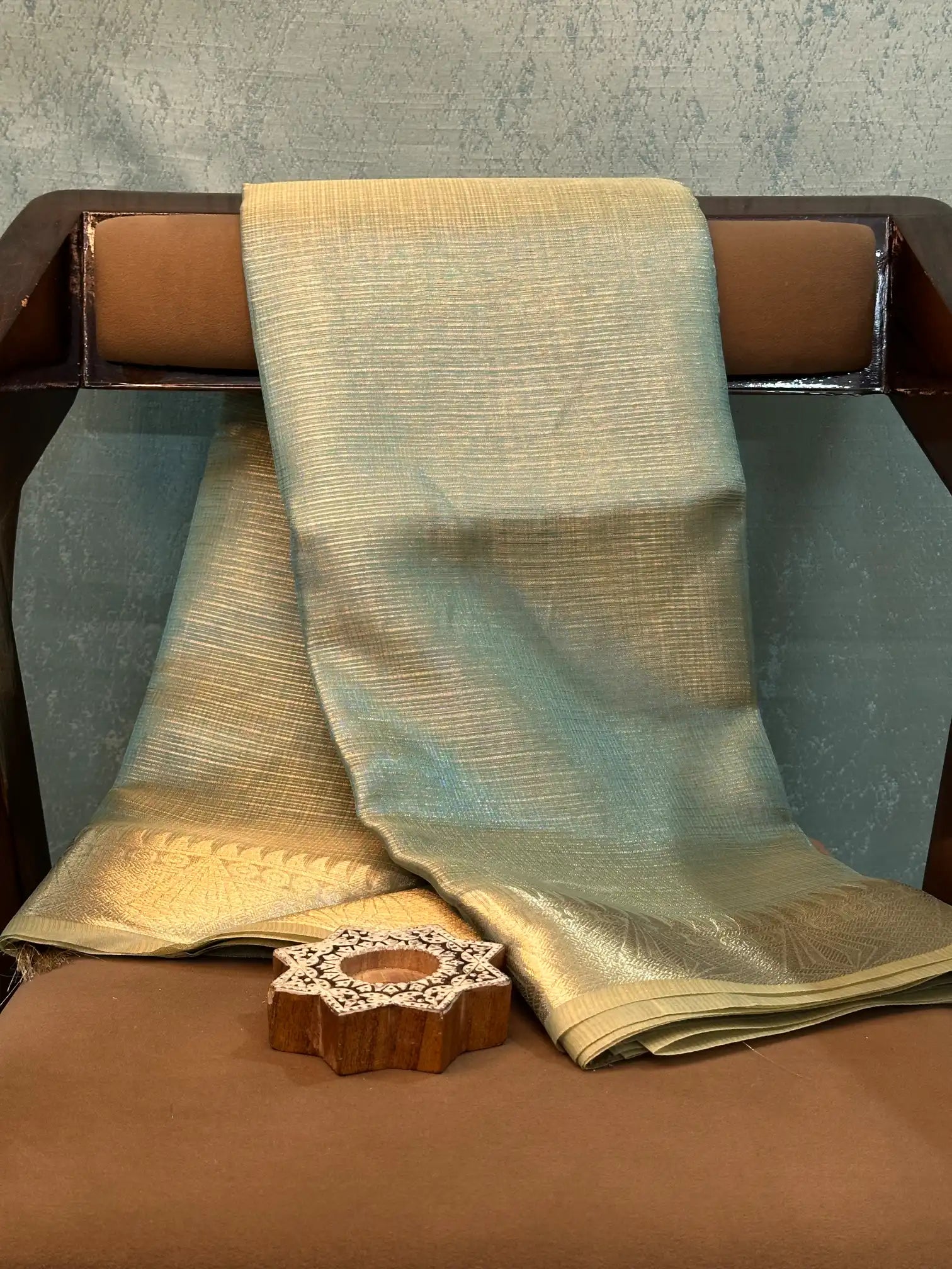 Contemporary Weave Kora Tissue Silk Banarasi Saree