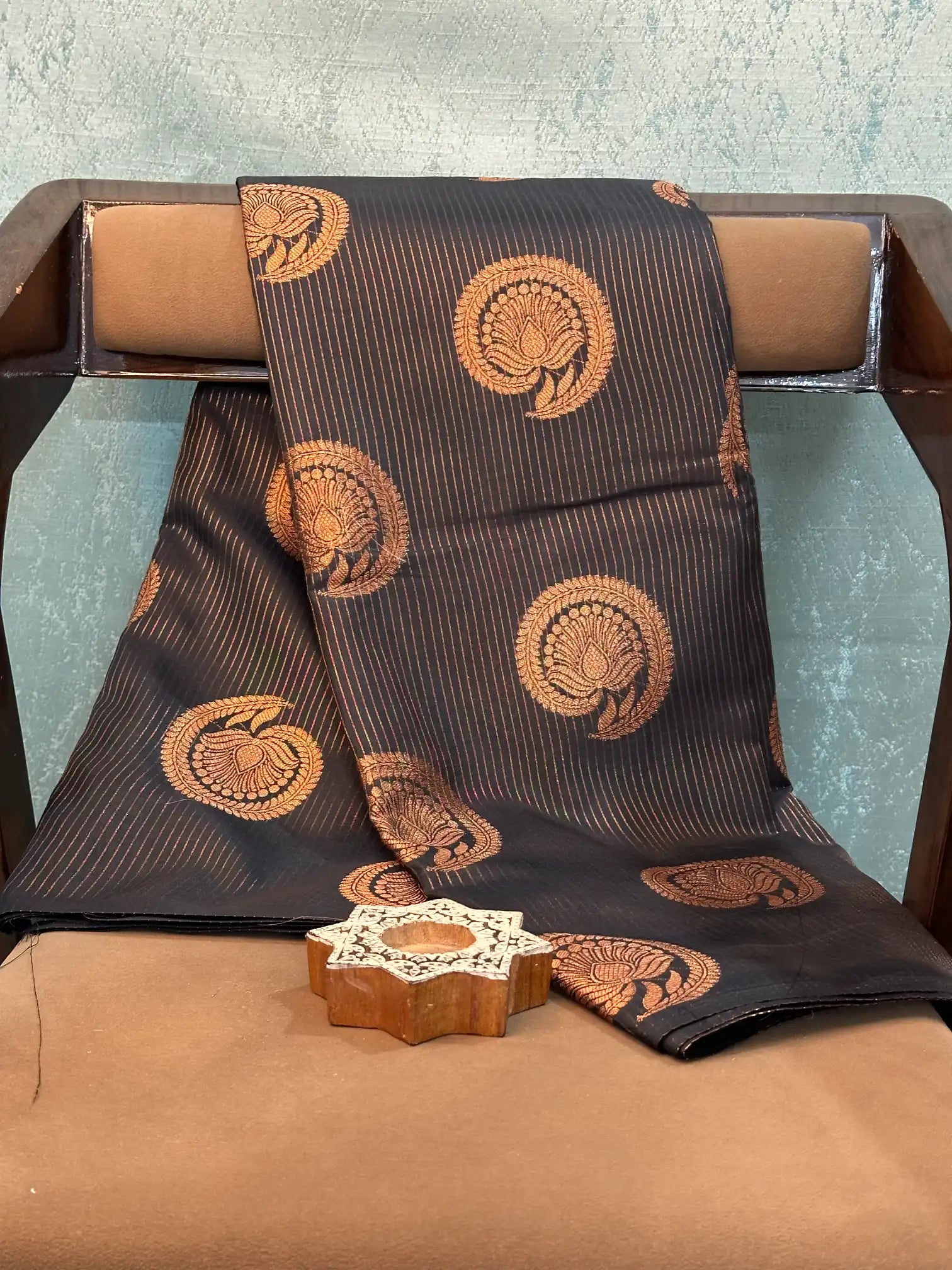 Contemporary Weave Kora Tissue Silk Banarasi Saree