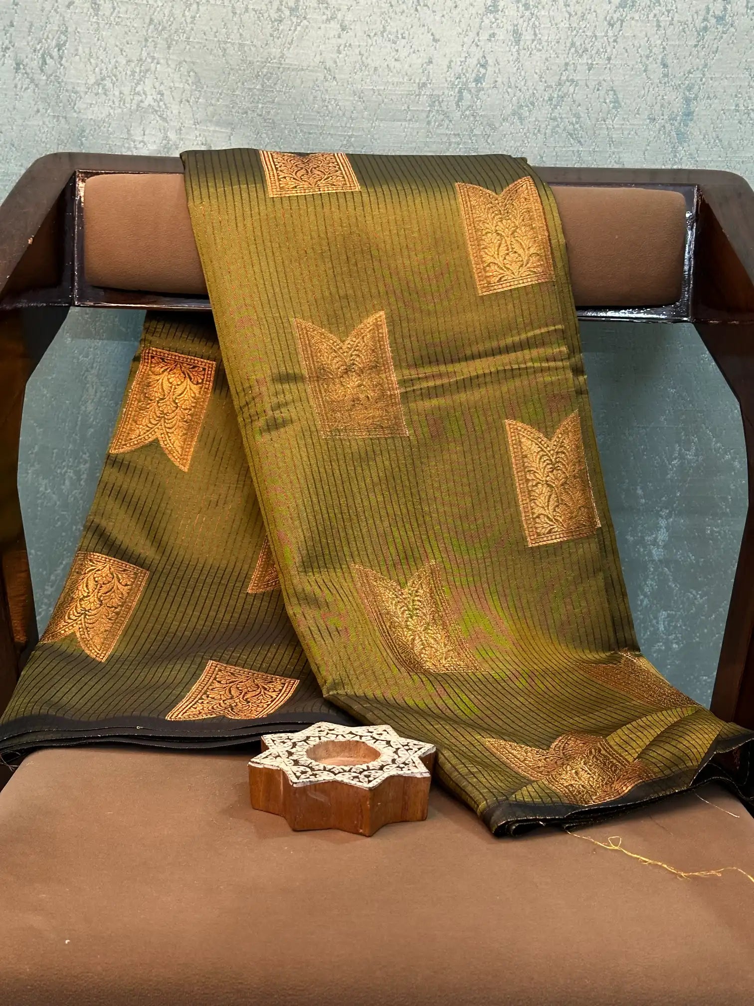 Contemporary Weave Kora Tissue Silk Banarasi Saree
