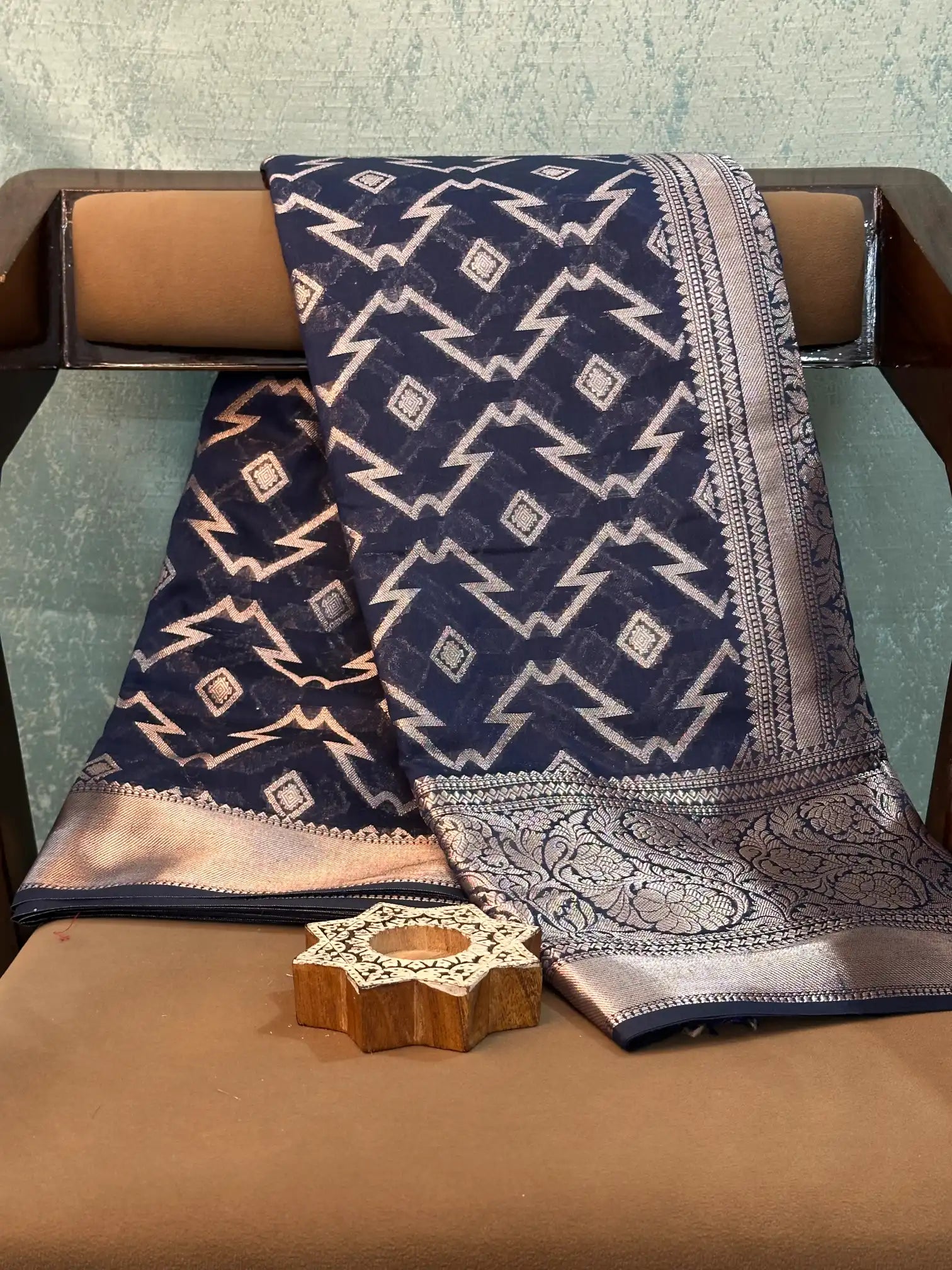 Contemporary Weave Kora Tissue Silk Banarasi Saree