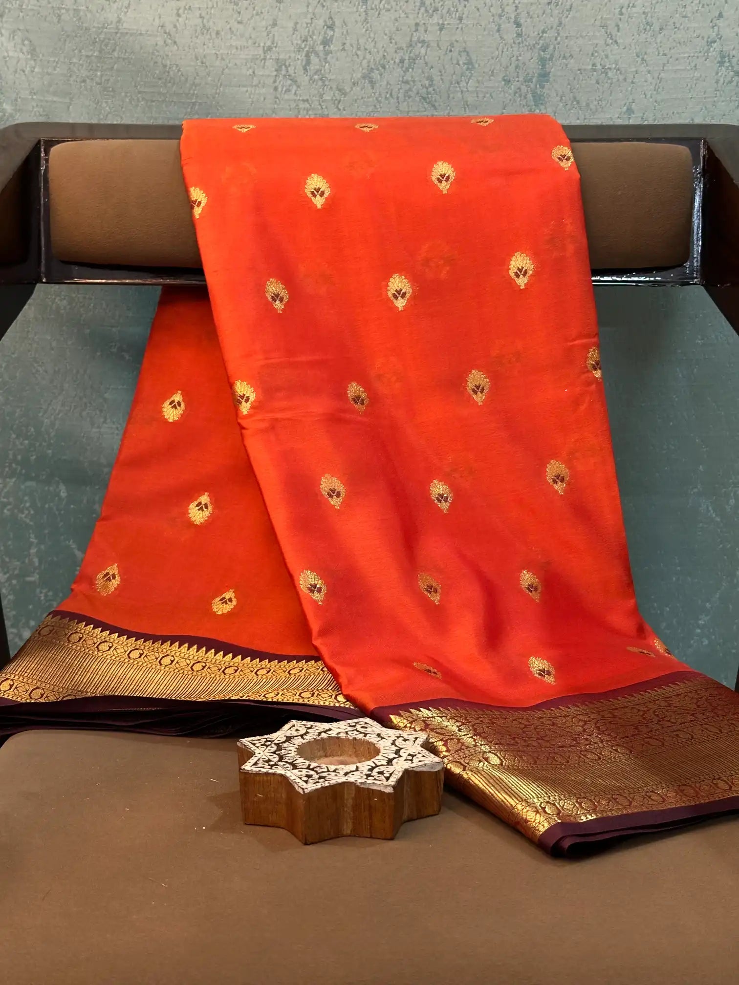 Contemporary Weave Kora Tissue Silk Banarasi Saree