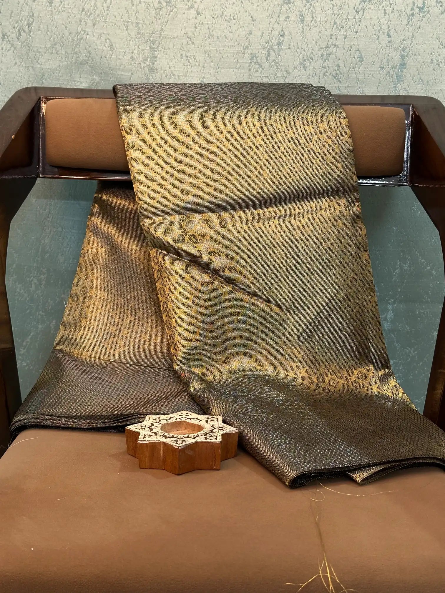 Contemporary Weave Kora Tissue Silk Banarasi Saree