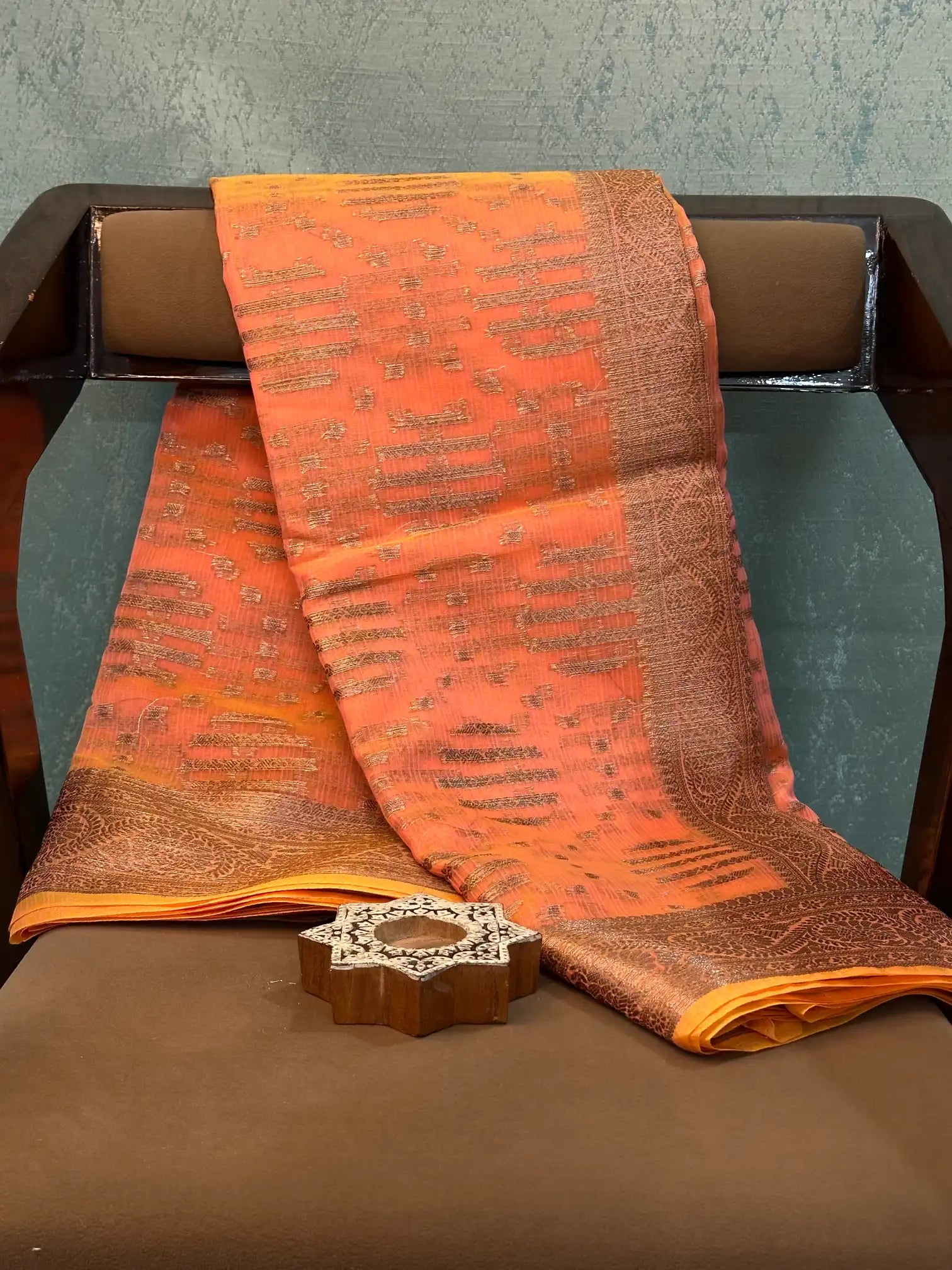 Contemporary Weave Kora Tissue Silk Banarasi Saree
