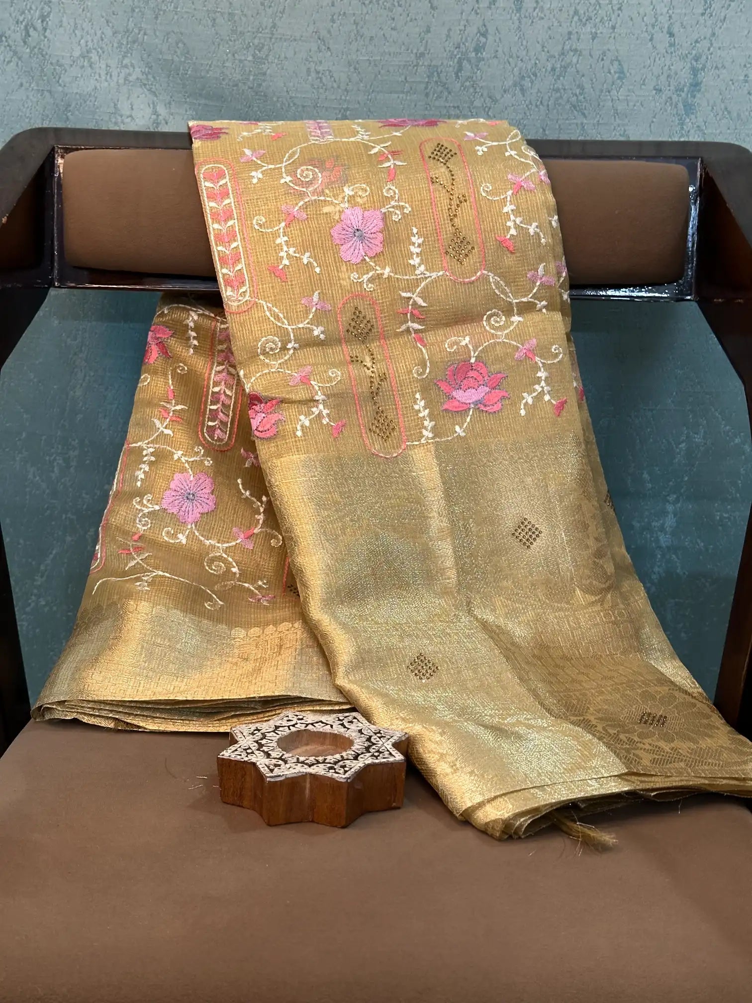 Contemporary Weave Kora Tissue Silk Banarasi Saree