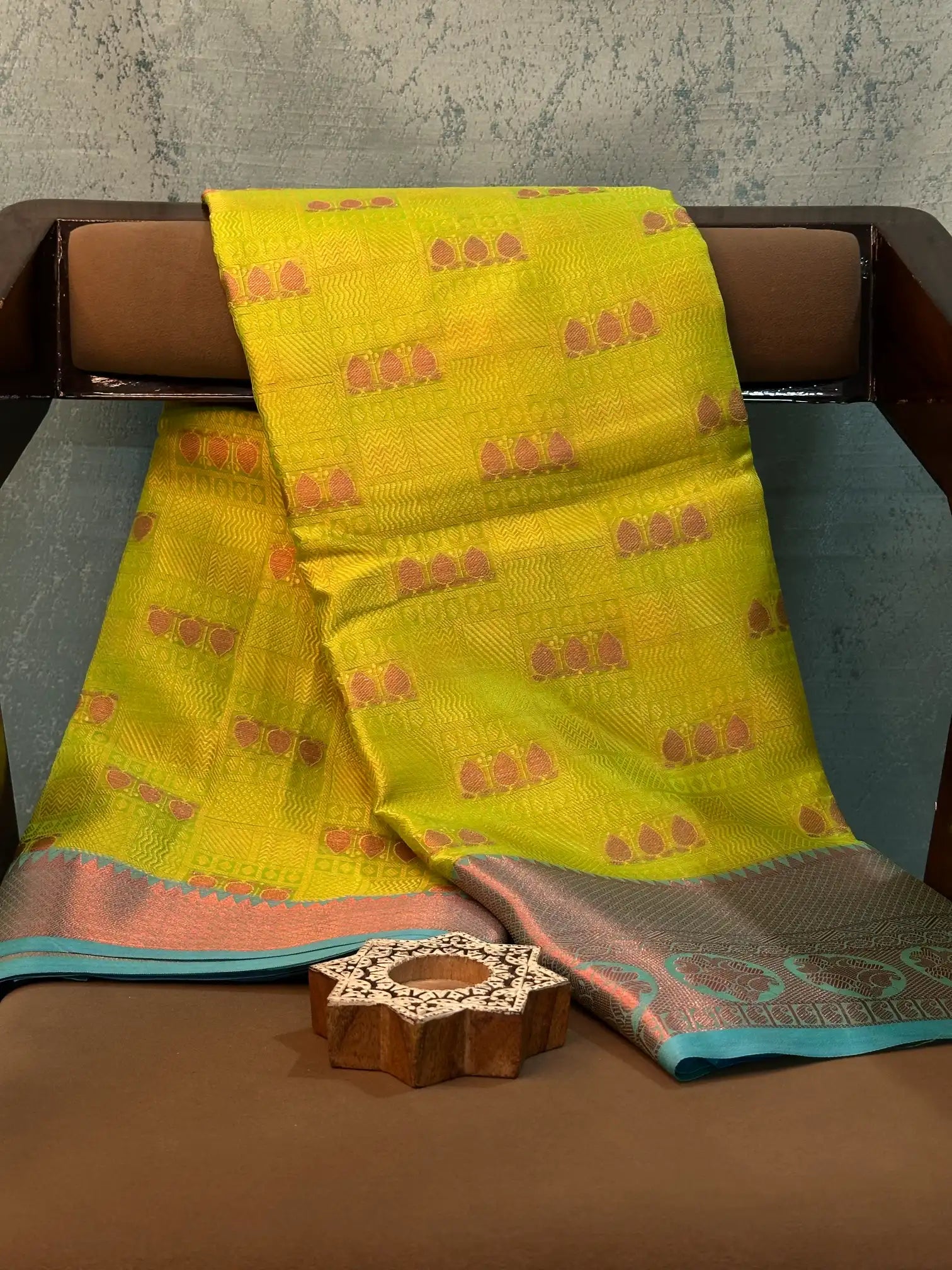 Eccentric Weave Softsilk Traditional Banarasi Saree