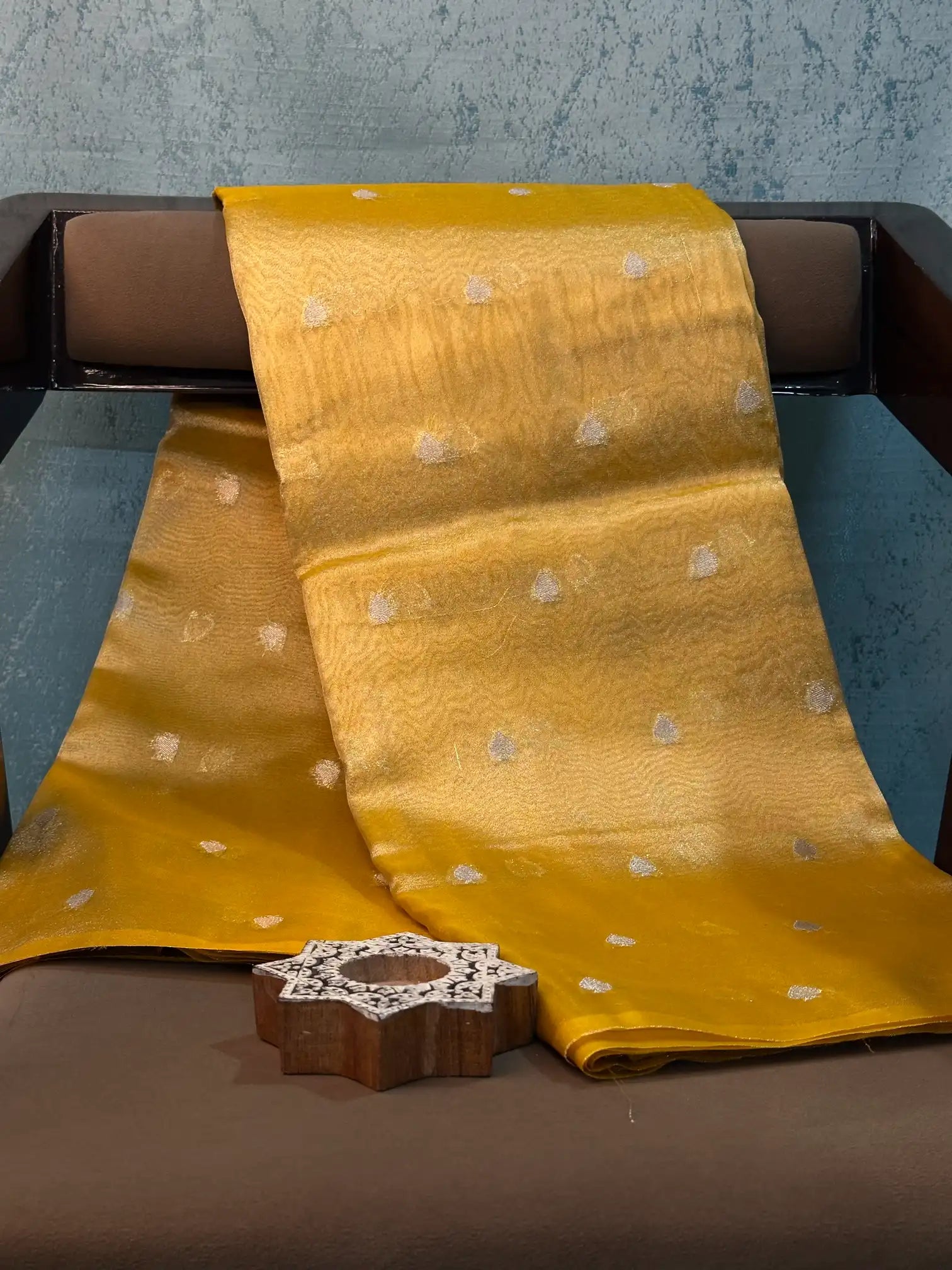Contemporary Weave Kora Tissue Silk Banarasi Saree
